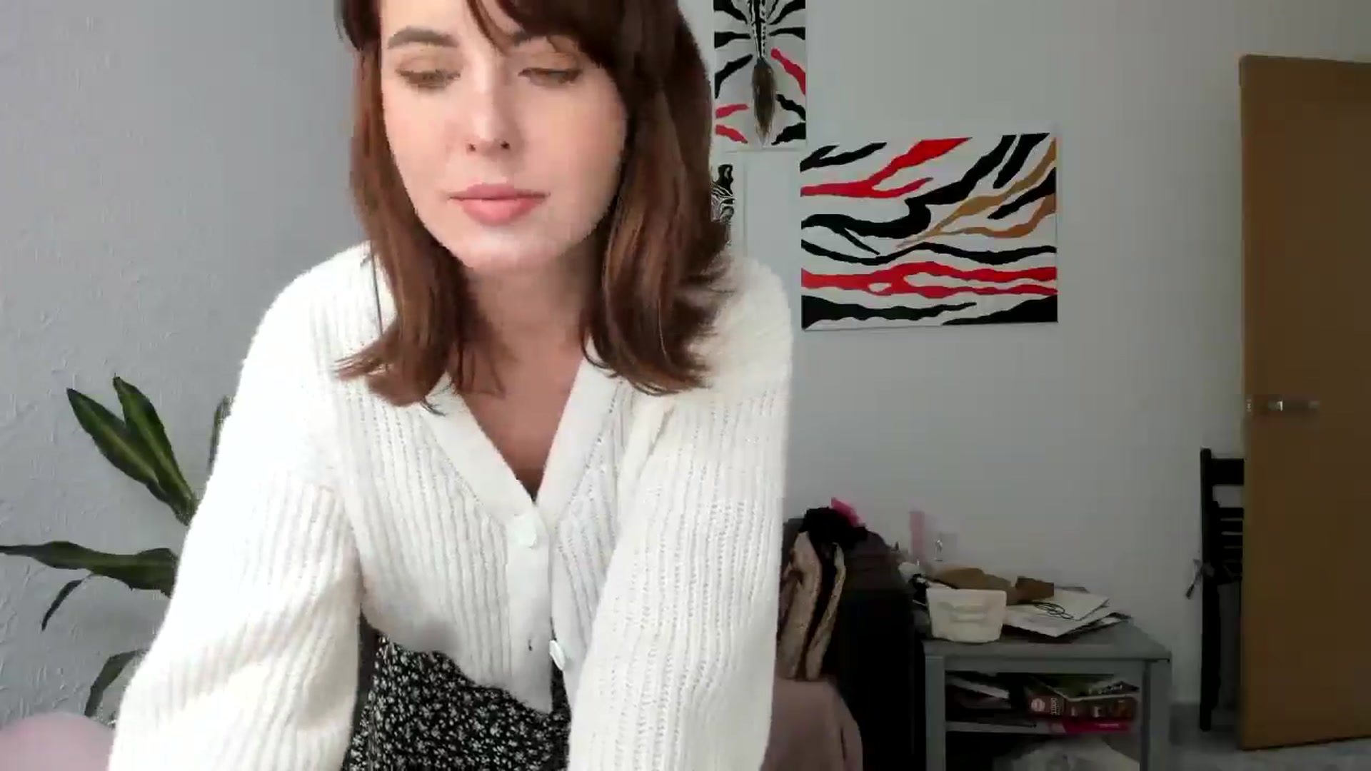 Gallery image thumbnail from AhahaGirl's myfreecams stream on, 09/05/2025, 13:09 image 6 of 20