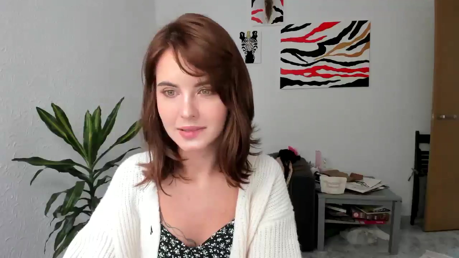 Gallery image thumbnail from AhahaGirl's myfreecams stream on, 09/05/2025, 13:09 image 13 of 20