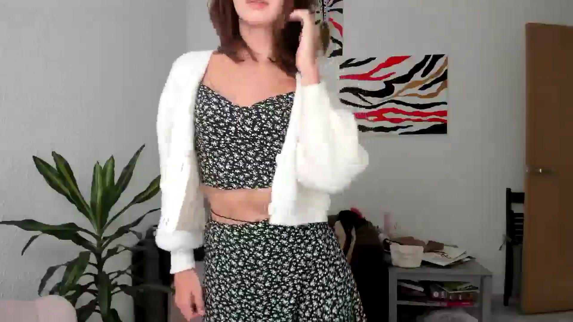 Gallery image thumbnail from AhahaGirl's myfreecams stream on, 09/05/2025, 13:09 image 17 of 20