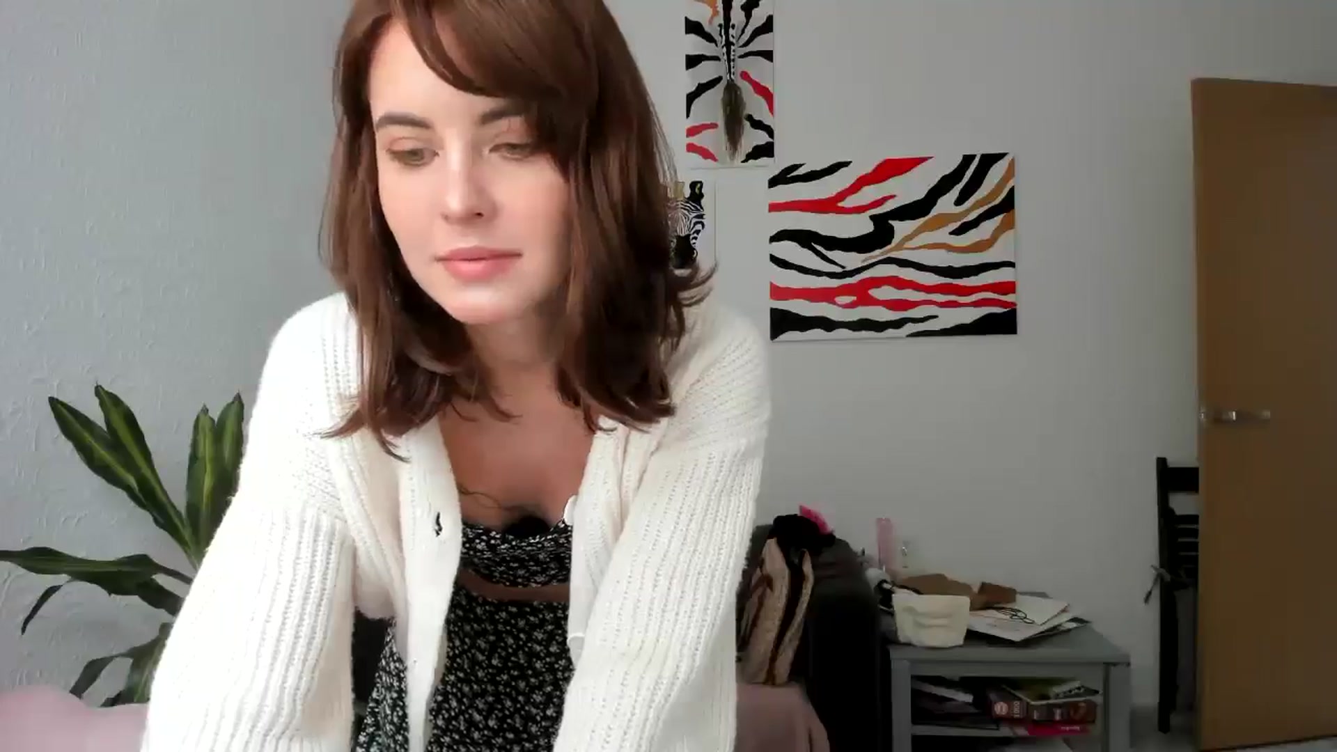 Gallery image thumbnail from AhahaGirl's myfreecams stream on, 09/05/2025, 13:09 image 11 of 20