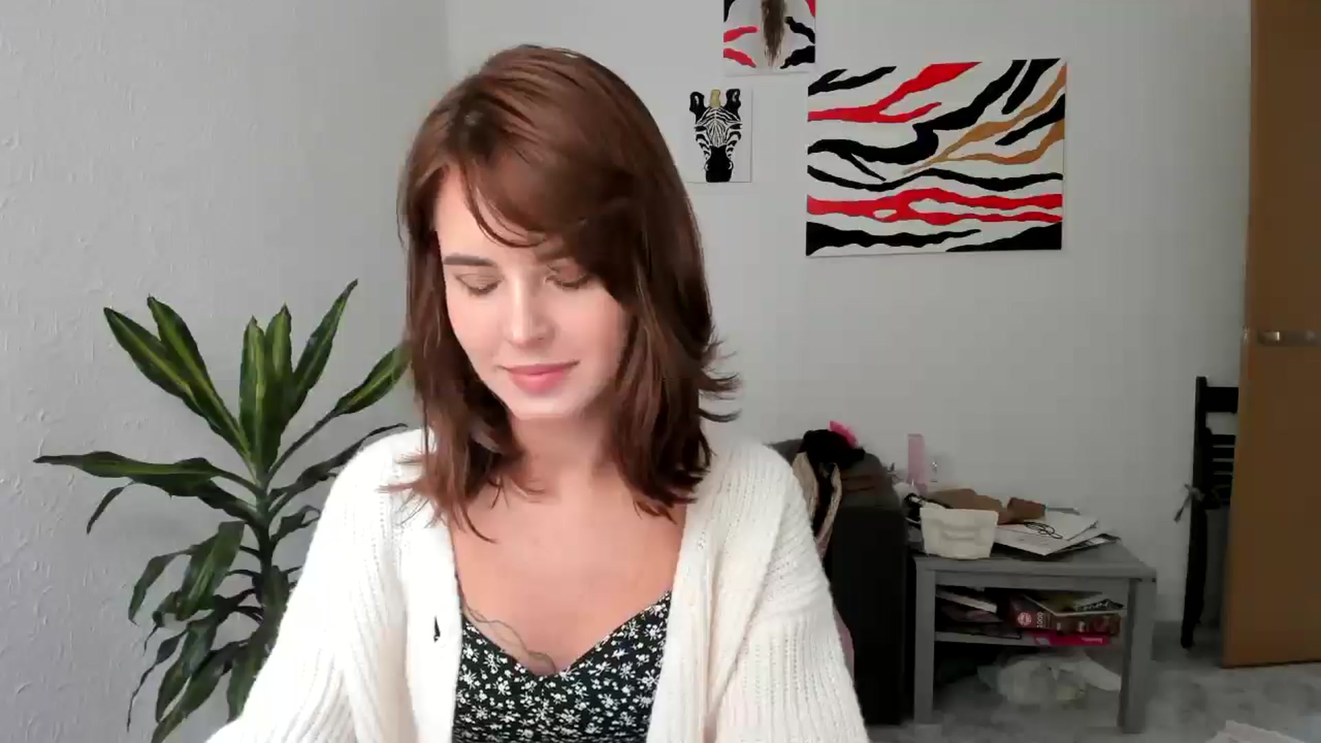 Gallery image thumbnail from AhahaGirl's myfreecams stream on, 09/05/2025, 13:09 image 14 of 20