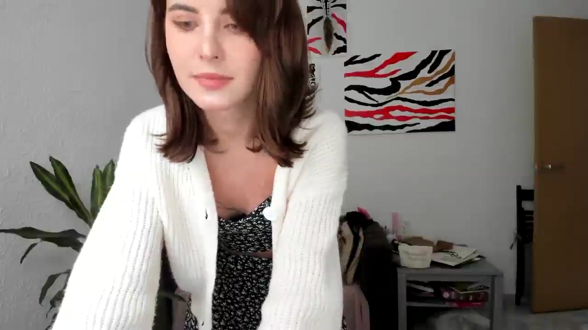 Gallery image thumbnail from AhahaGirl's myfreecams stream on, 09/05/2025, 14:20 image 15 of 20
