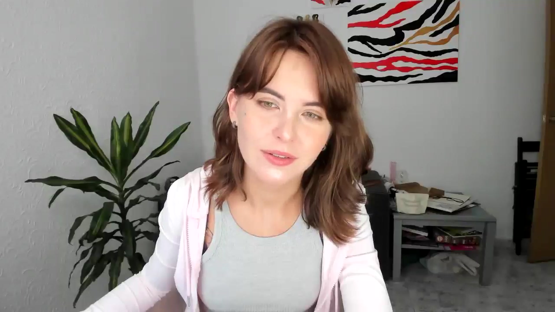 Gallery image thumbnail from AhahaGirl's myfreecams stream on, 09/06/2025, 12:52 image 13 of 20
