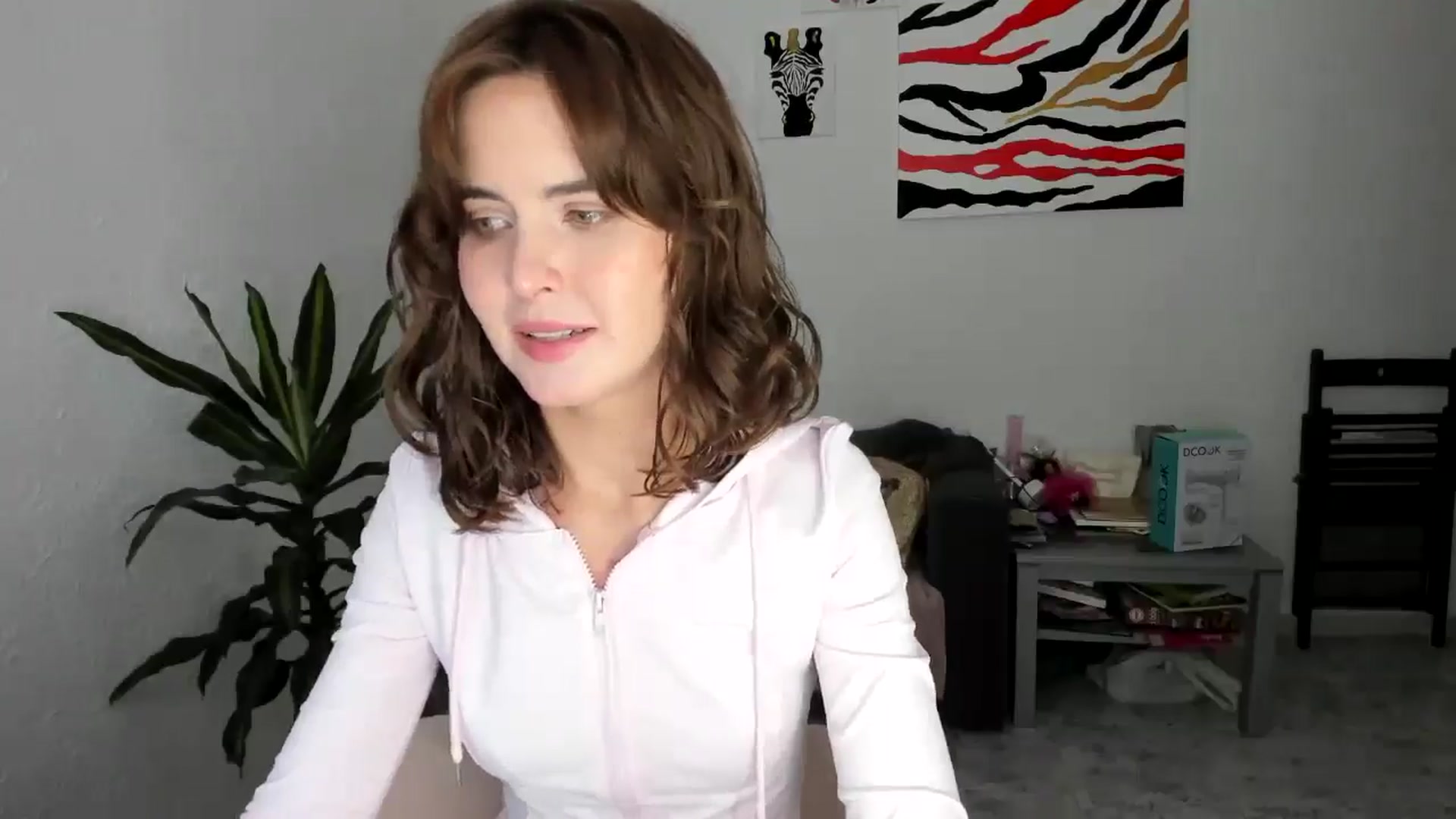 Gallery image thumbnail from AhahaGirl's myfreecams stream on, 09/16/2025, 16:57 image 10 of 20