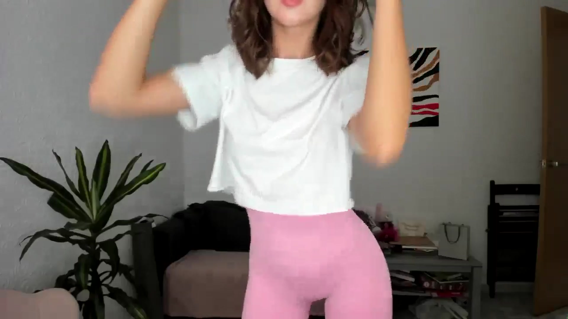 Gallery image thumbnail from AhahaGirl's myfreecams stream on, 09/17/2025, 15:11 image 5 of 20
