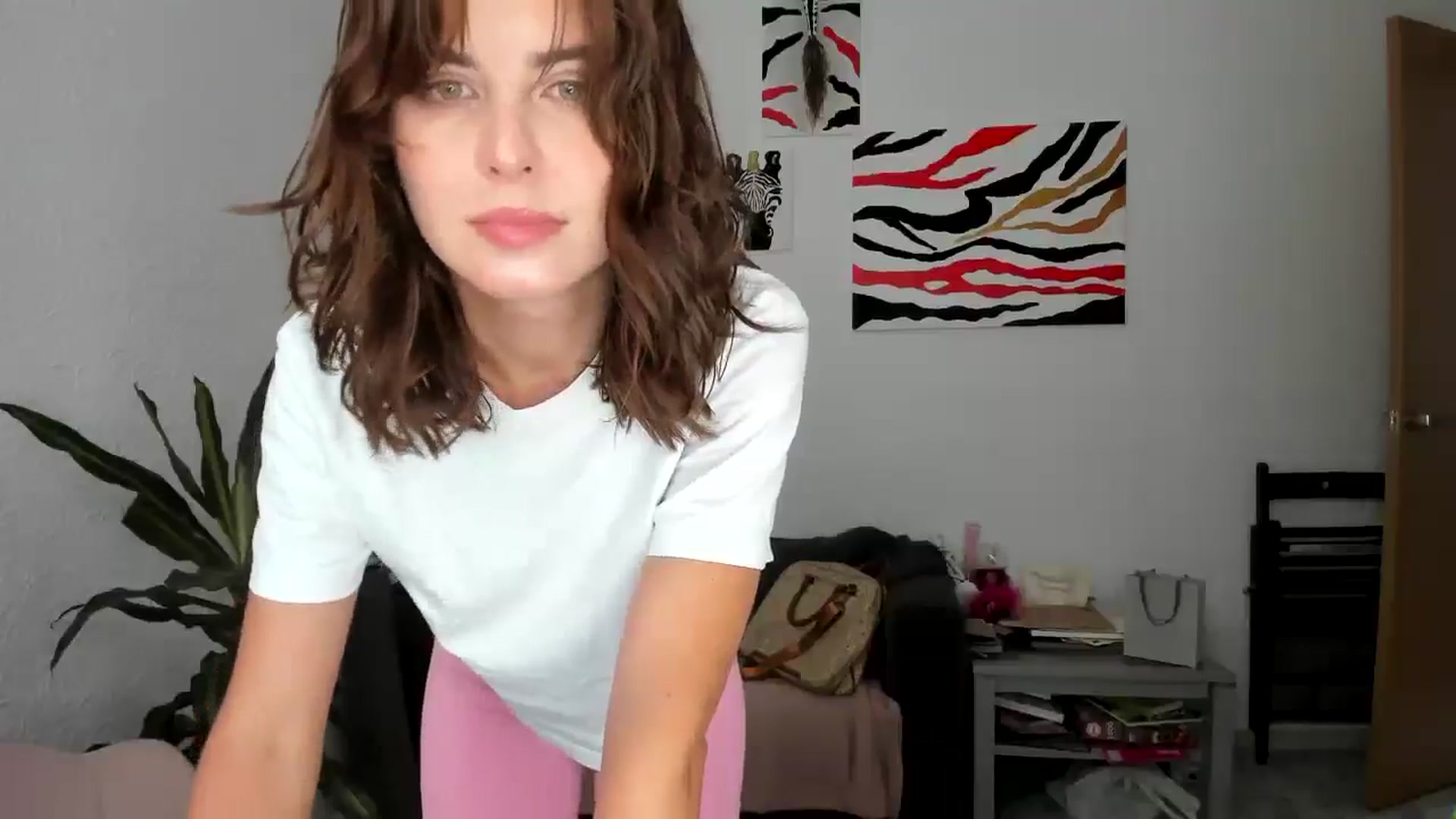 Gallery image thumbnail from AhahaGirl's myfreecams stream on, 09/17/2025, 15:11 image 4 of 20