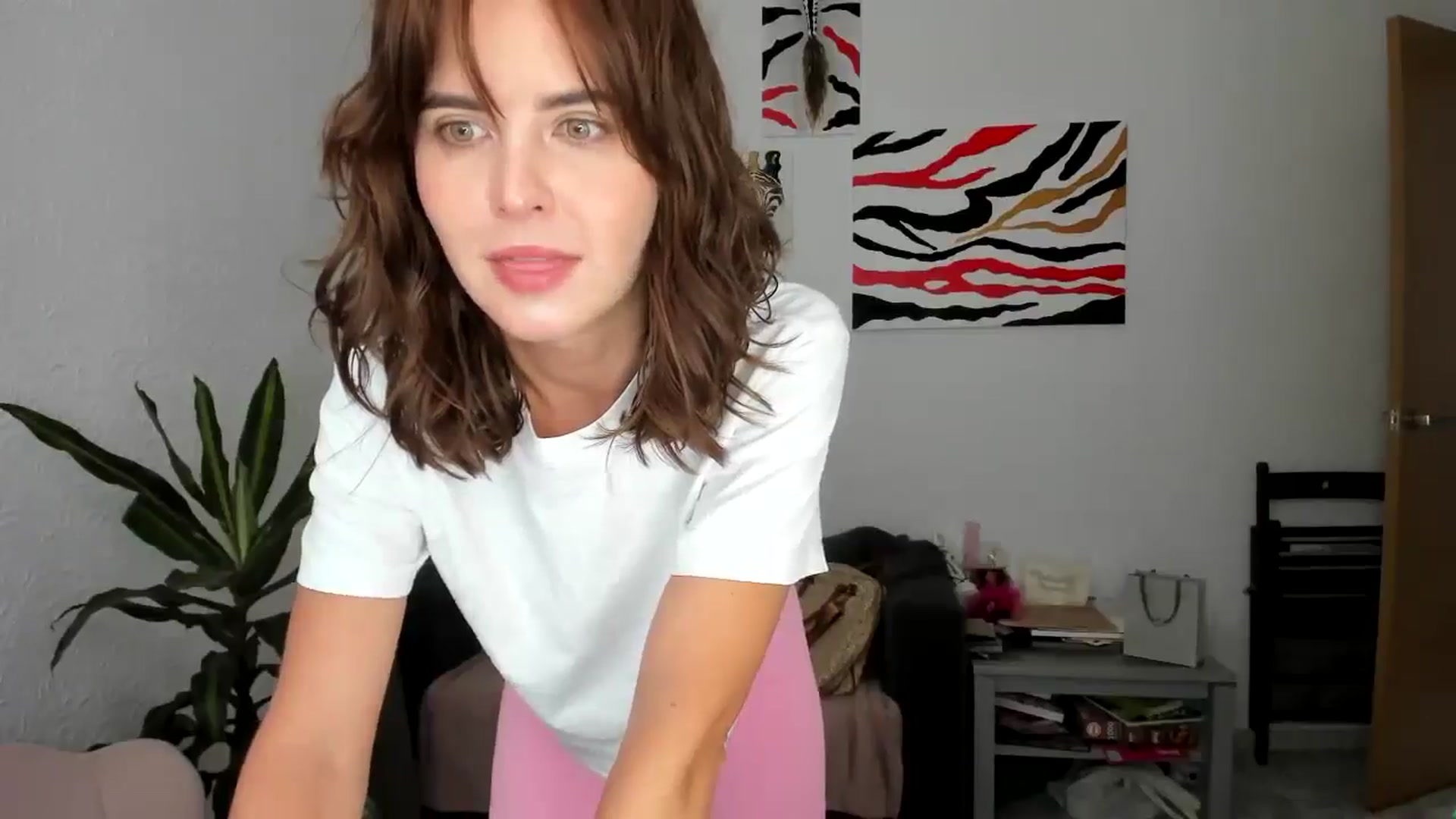 Gallery image thumbnail from AhahaGirl's myfreecams stream on, 09/17/2025, 15:11 image 8 of 20