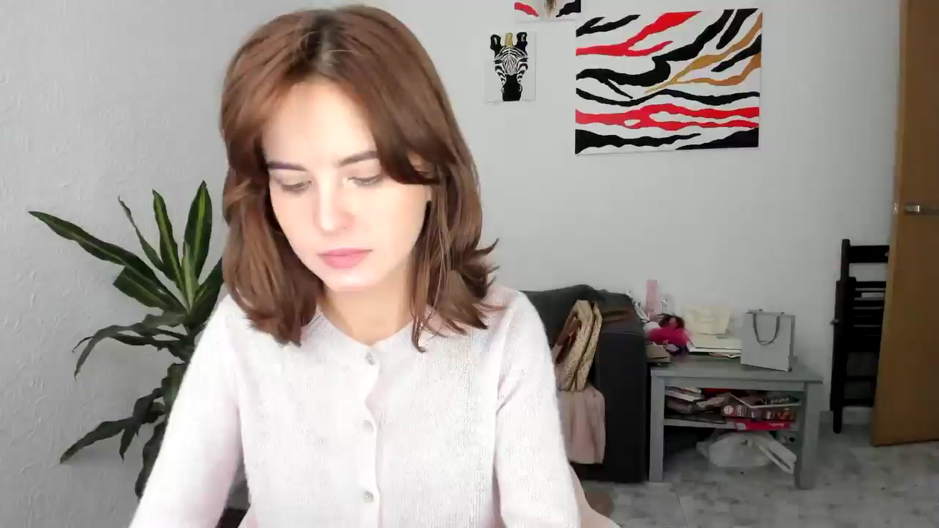 Gallery image thumbnail from AhahaGirl's myfreecams stream on, 09/19/2025, 14:45 image 12 of 20