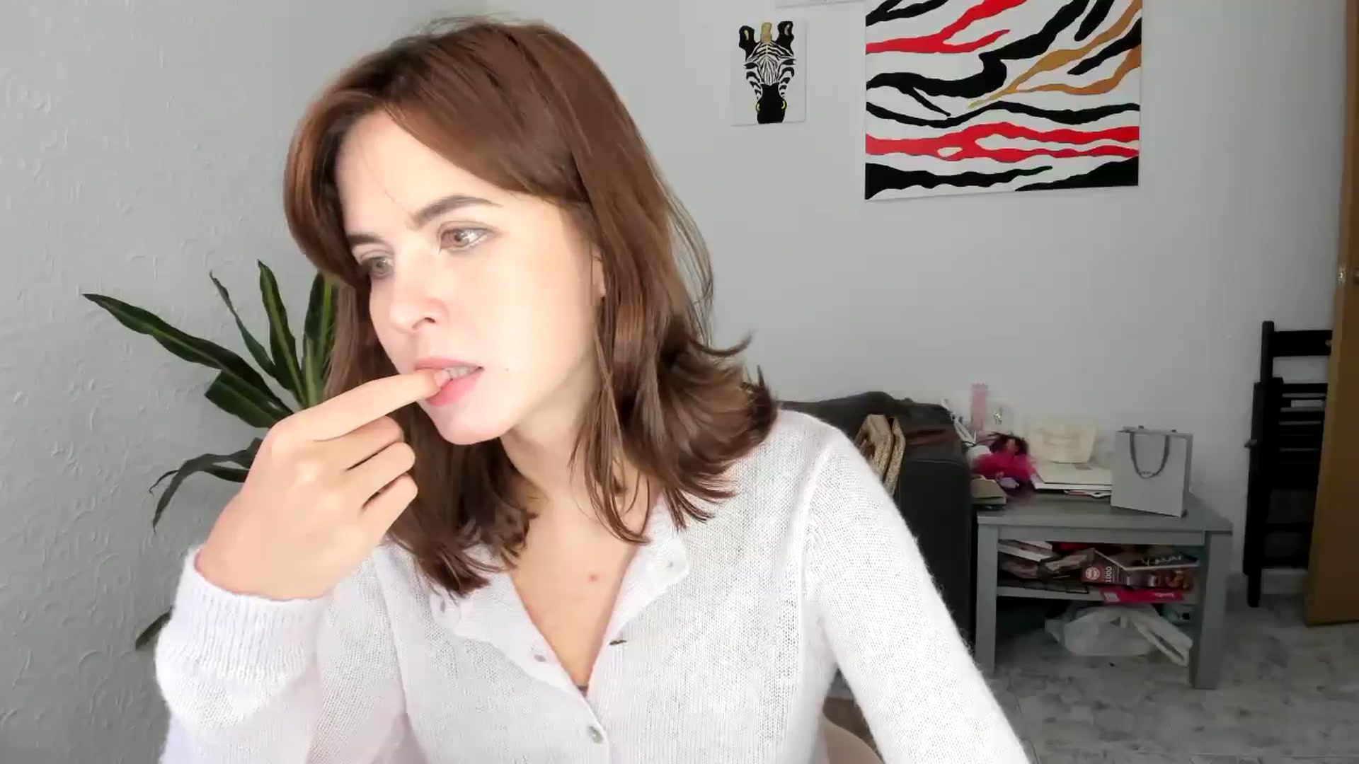 Gallery image thumbnail from AhahaGirl's myfreecams stream on, 09/19/2025, 15:18 image 15 of 20