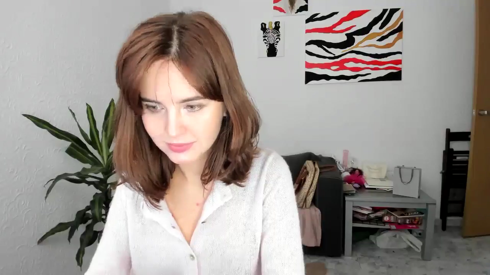 Gallery image thumbnail from AhahaGirl's myfreecams stream on, 09/19/2025, 15:18 image 7 of 20