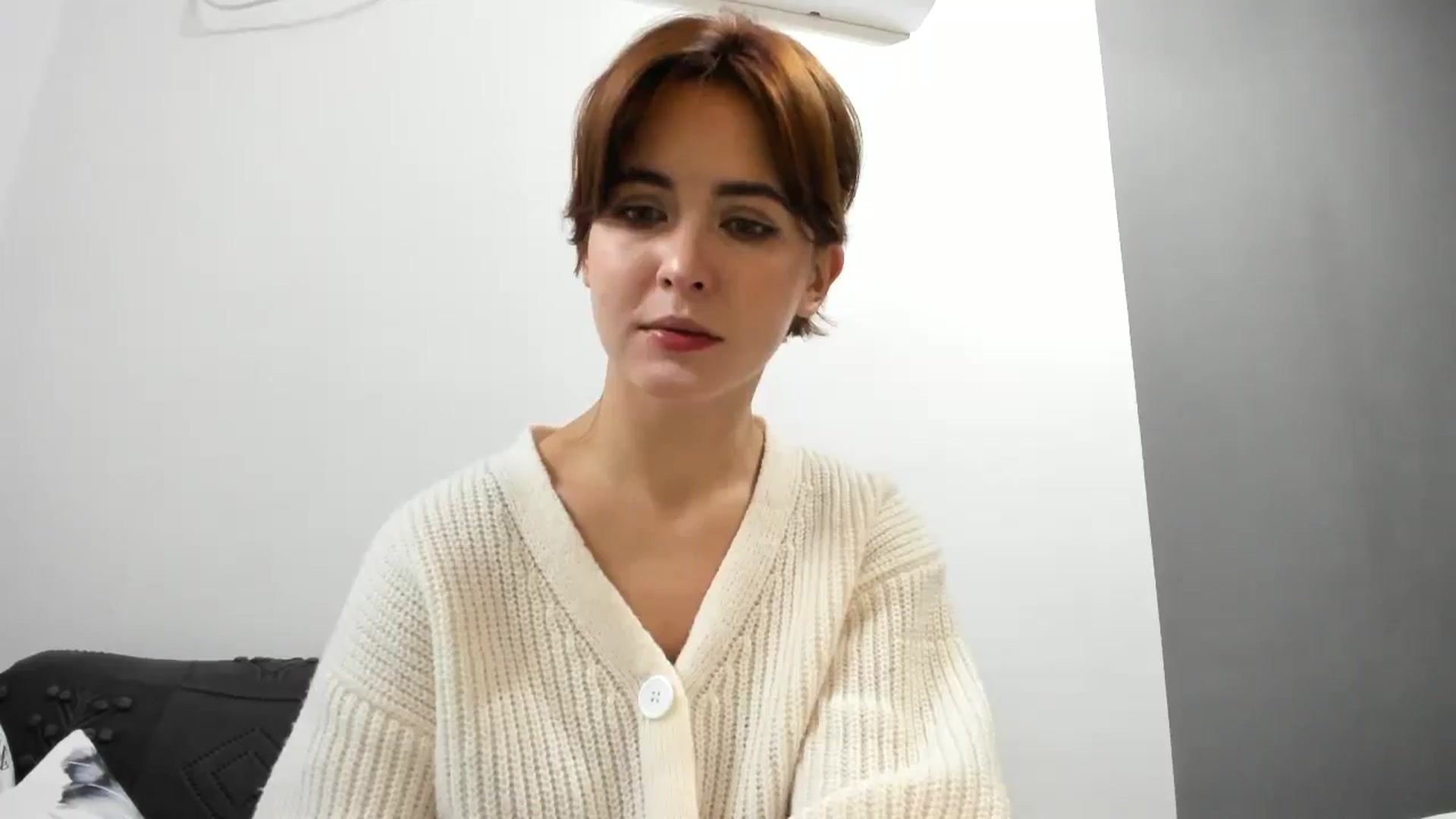 Gallery image thumbnail from AhahaGirl's myfreecams stream on, 10/04/2025, 08:03 image 17 of 20