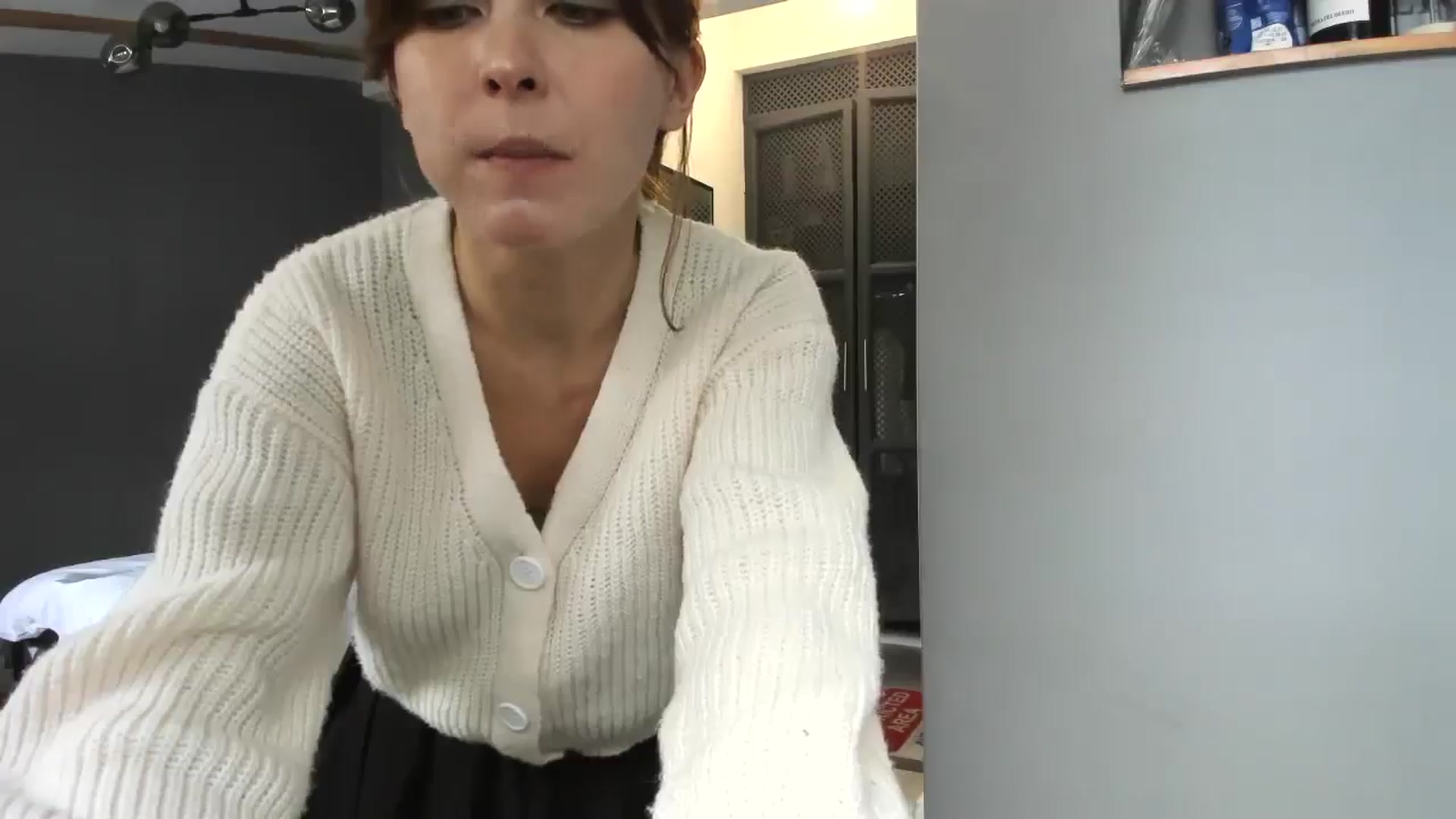 Gallery image thumbnail from AhahaGirl's myfreecams stream on, 10/04/2025, 10:45 image 12 of 20