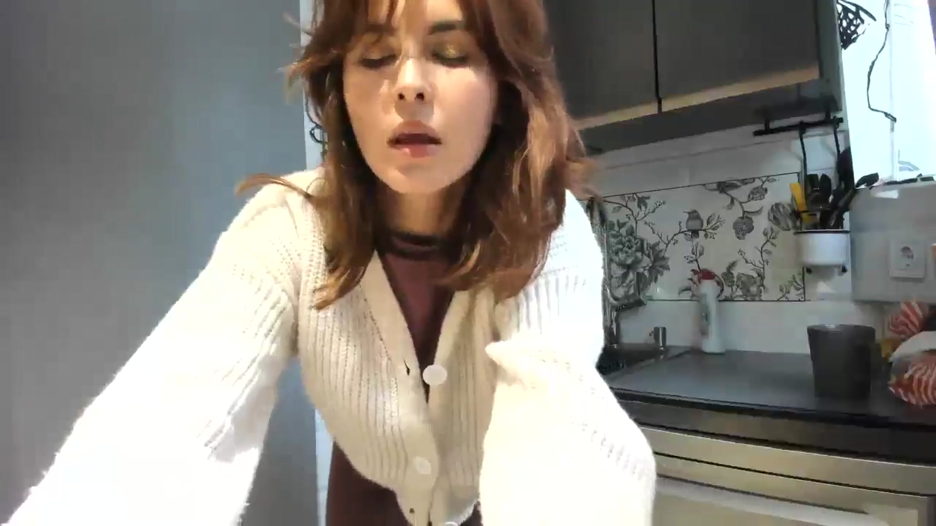 Gallery image thumbnail from AhahaGirl's myfreecams stream on, 10/11/2025, 13:24 image 13 of 20