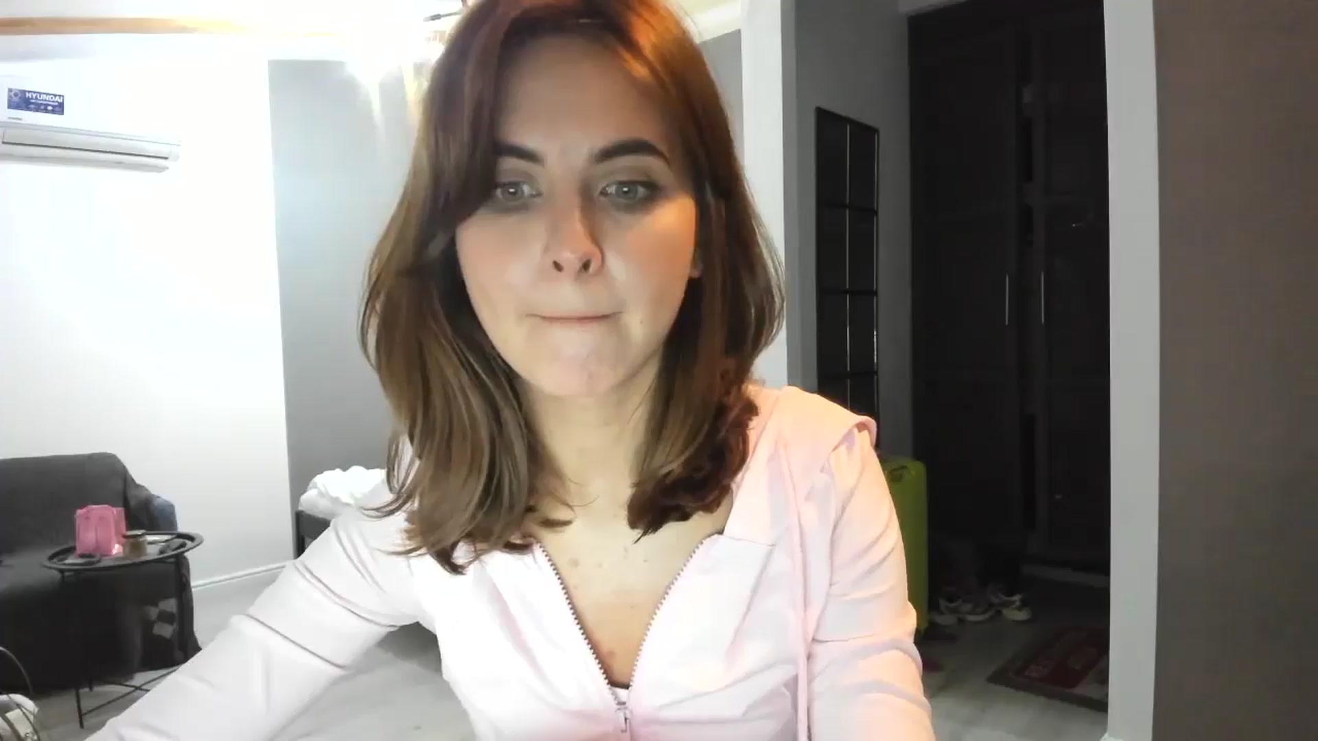 Gallery image thumbnail from AhahaGirl's myfreecams stream on, 10/18/2025, 16:48 image 20 of 20