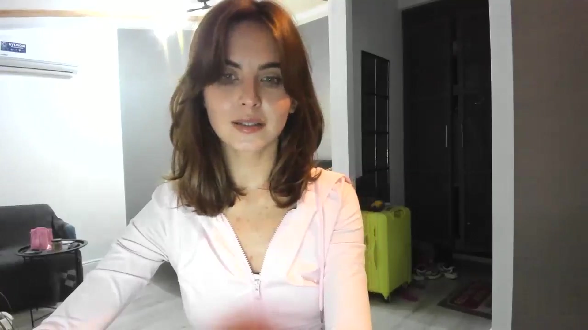 Gallery image thumbnail from AhahaGirl's myfreecams stream on, 10/18/2025, 16:48 image 7 of 20