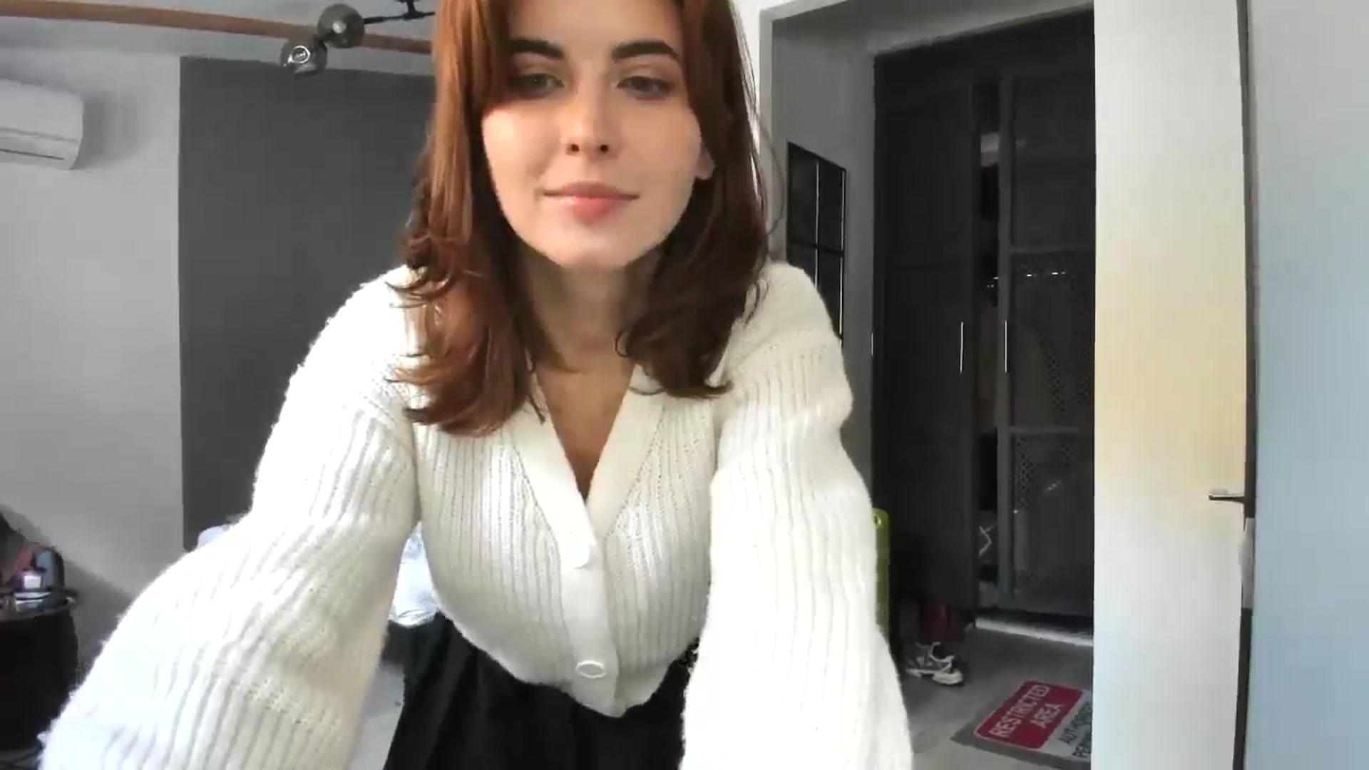 Gallery image thumbnail from AhahaGirl's myfreecams stream on, 10/23/2025, 12:37 image 8 of 20