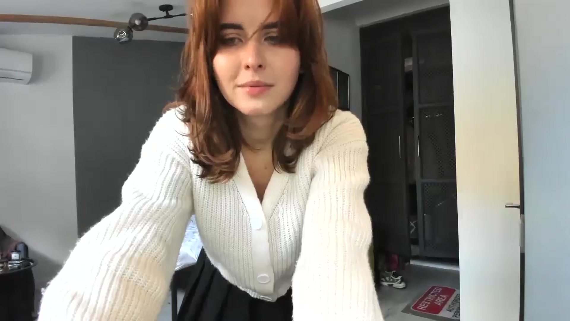 Gallery image thumbnail from AhahaGirl's myfreecams stream on, 10/23/2025, 12:37 image 13 of 20