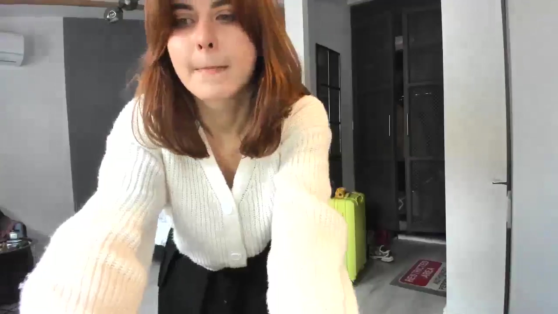 Gallery image thumbnail from AhahaGirl's myfreecams stream on, 10/23/2025, 14:02 image 9 of 20