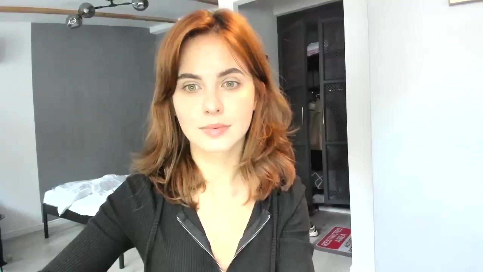 Gallery image thumbnail from AhahaGirl's myfreecams stream on, 10/24/2025, 12:41 image 9 of 20