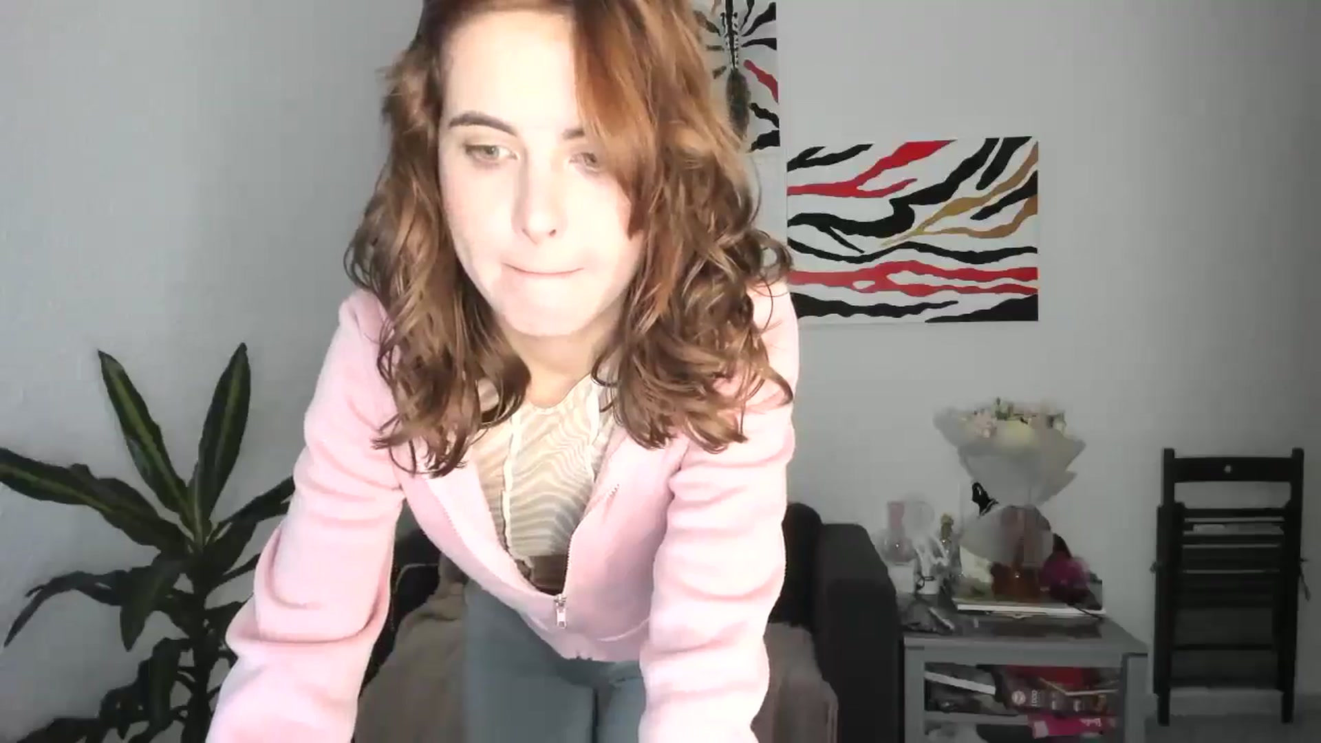 Gallery image thumbnail from AhahaGirl's myfreecams stream on, 10/30/2025, 17:05 image 13 of 20