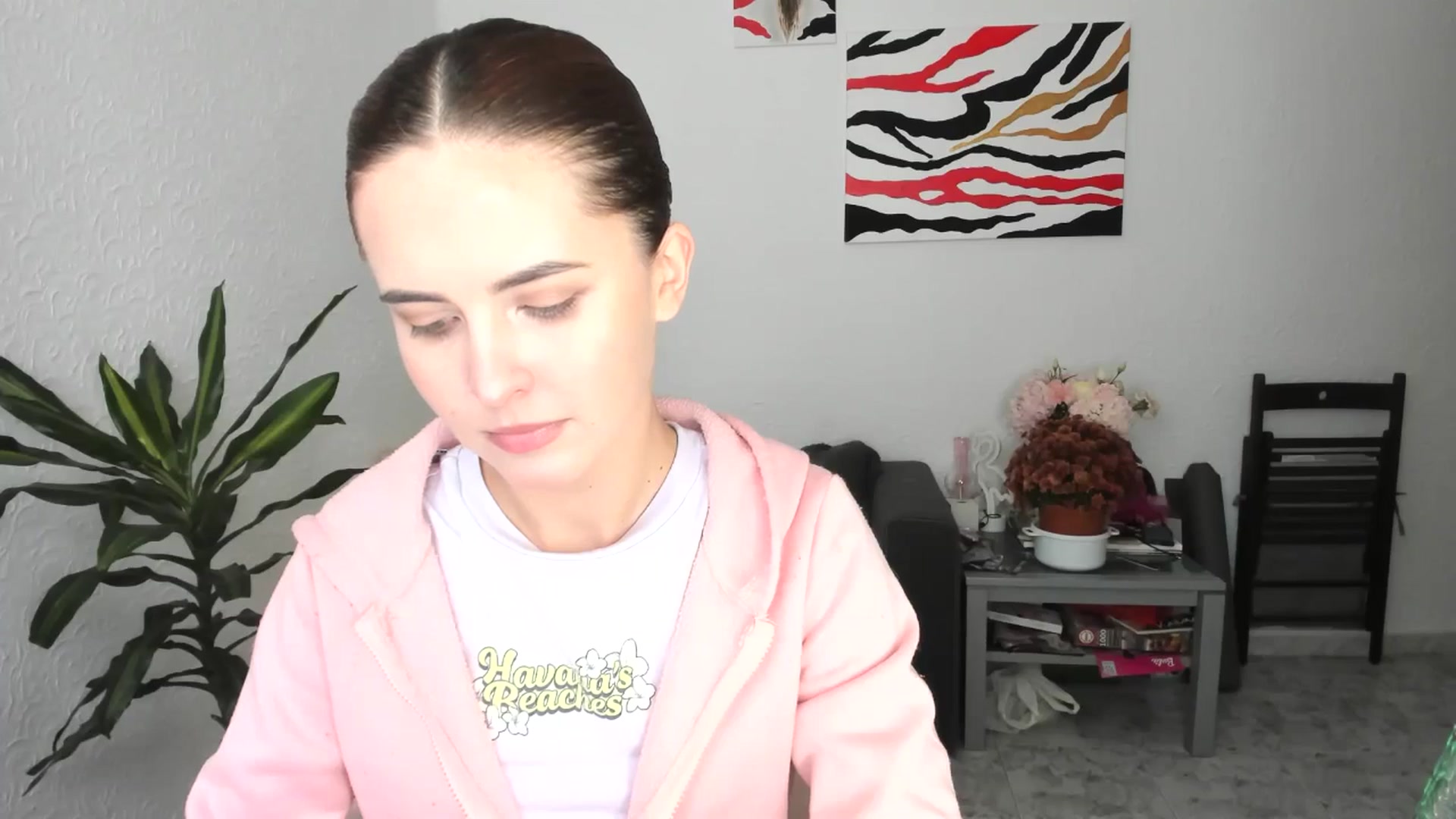 Gallery image thumbnail from AhahaGirl's myfreecams stream on, 11/01/2025, 12:57 image 17 of 20