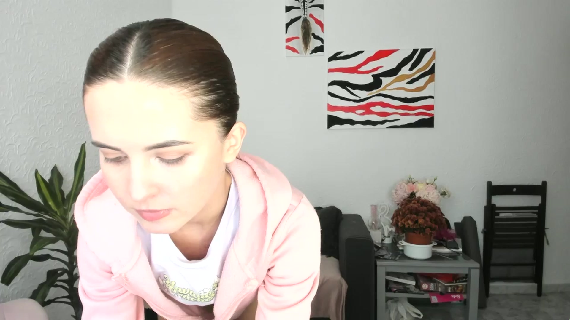 Gallery image thumbnail from AhahaGirl's myfreecams stream on, 11/01/2025, 12:57 image 8 of 20