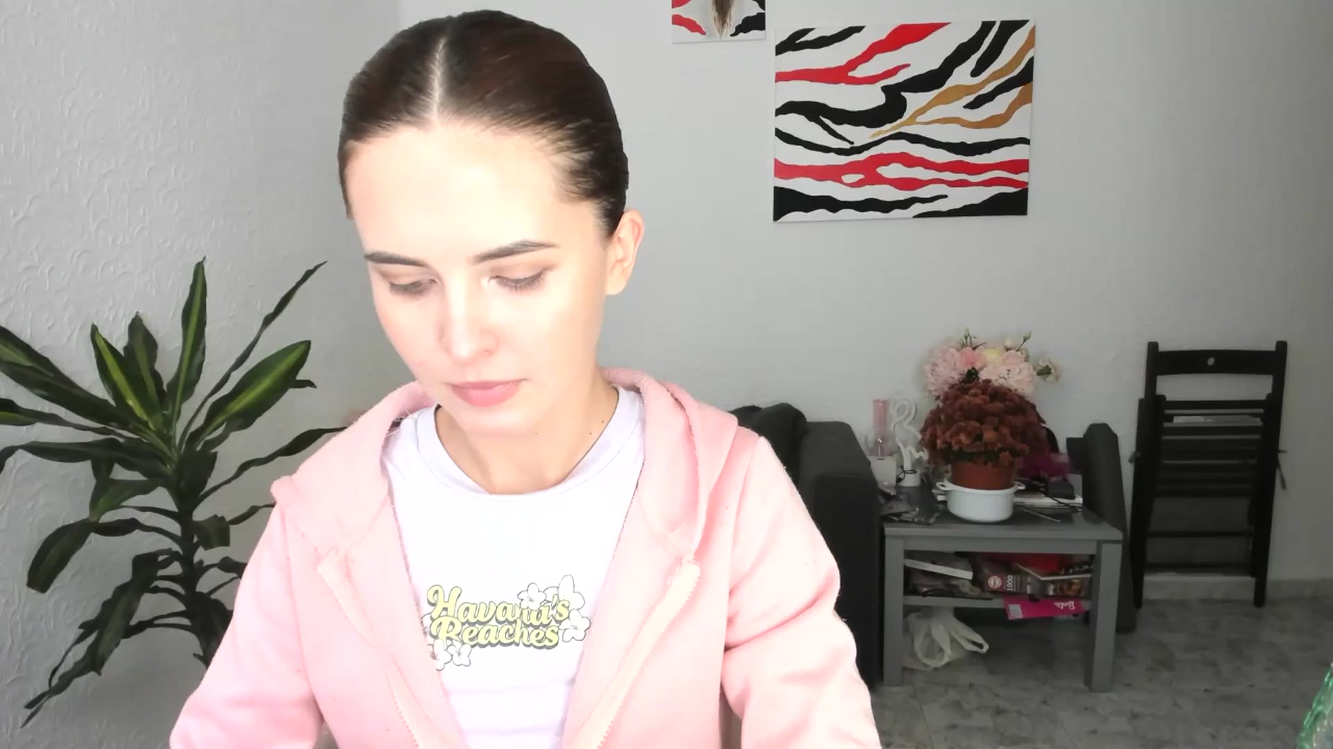Gallery image thumbnail from AhahaGirl's myfreecams stream on, 11/01/2025, 12:57 image 18 of 20