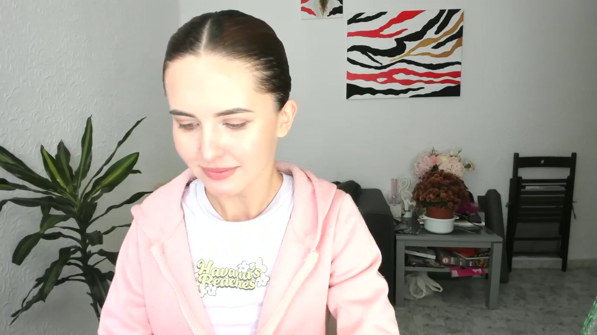 Gallery image thumbnail from AhahaGirl's myfreecams stream on, 11/01/2025, 12:57 image 16 of 20
