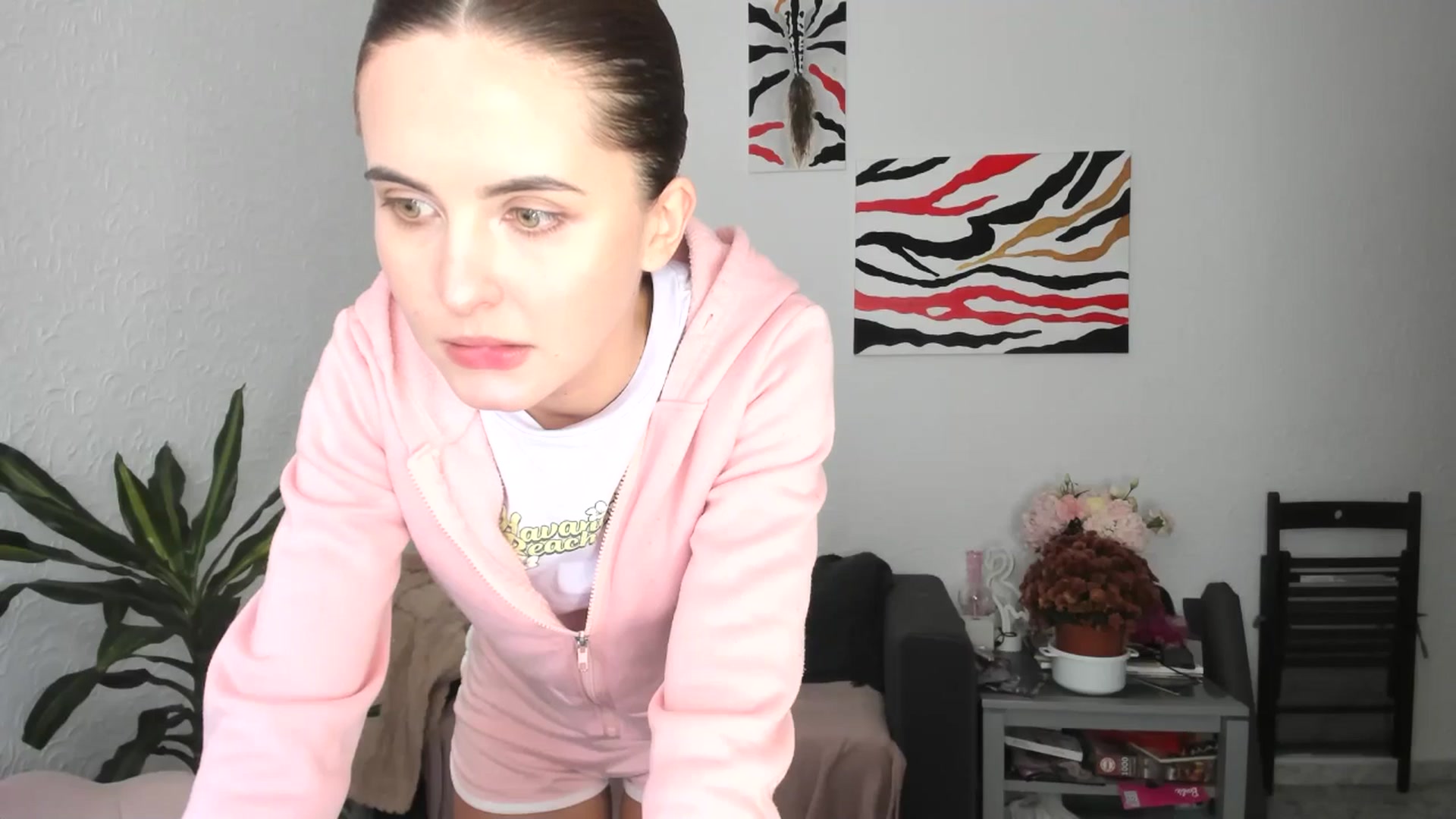 Gallery image thumbnail from AhahaGirl's myfreecams stream on, 11/01/2025, 14:28 image 2 of 20
