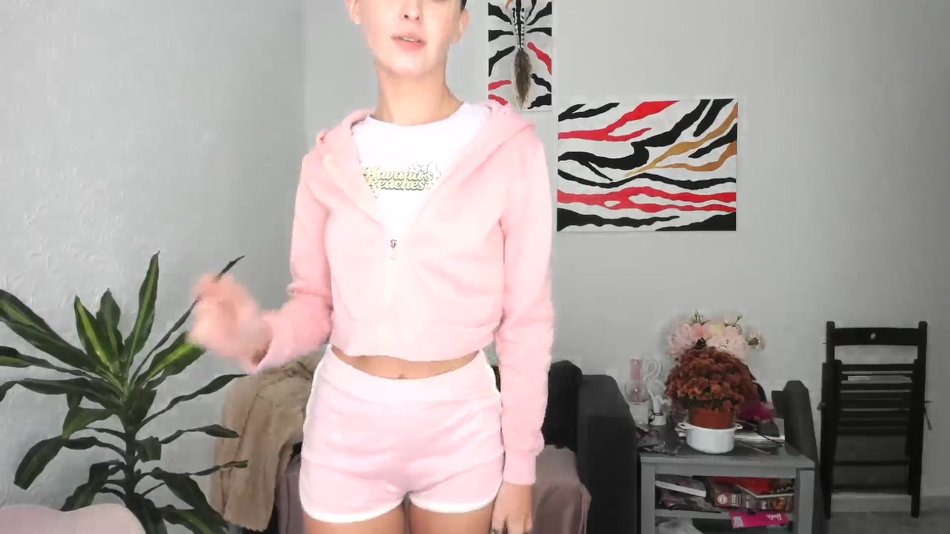 Gallery image thumbnail from AhahaGirl's myfreecams stream on, 11/01/2025, 14:28 image 5 of 20
