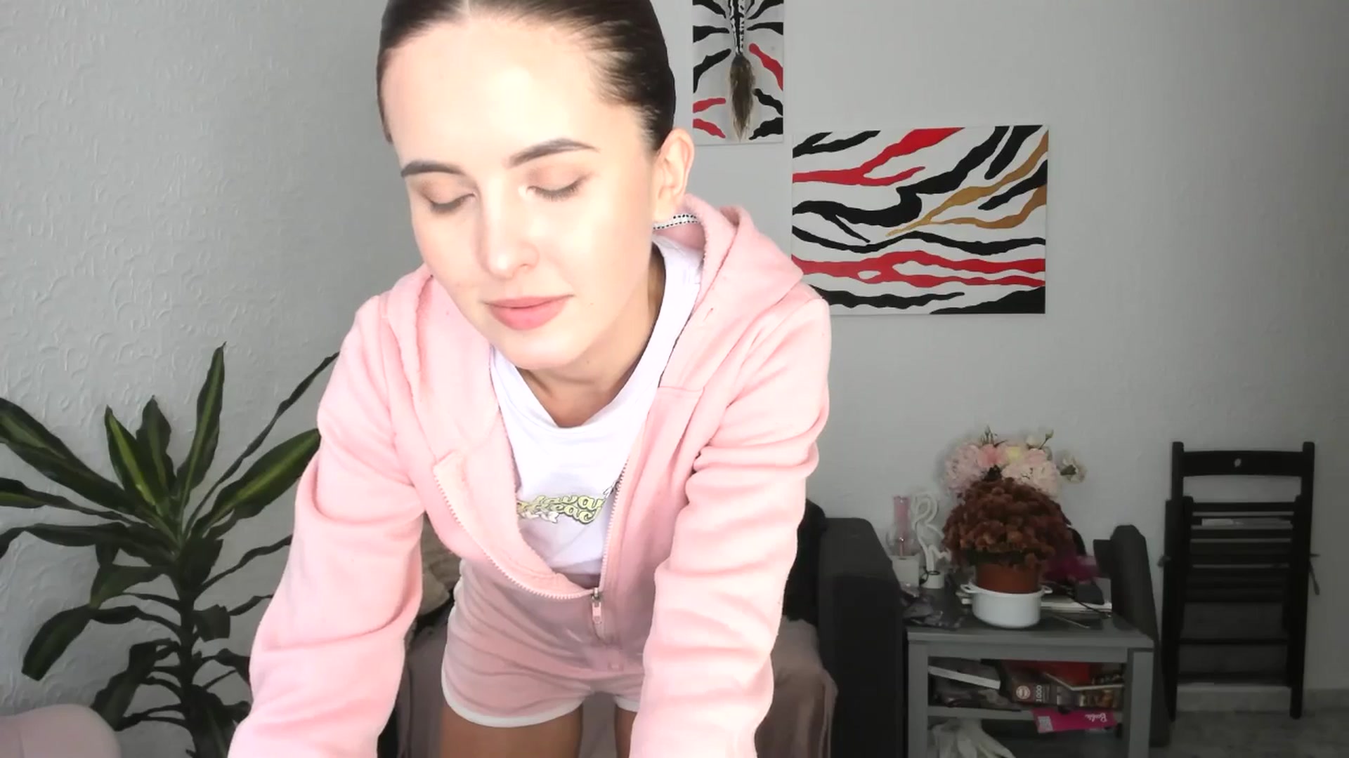 Gallery image thumbnail from AhahaGirl's myfreecams stream on, 11/01/2025, 14:28 image 16 of 20