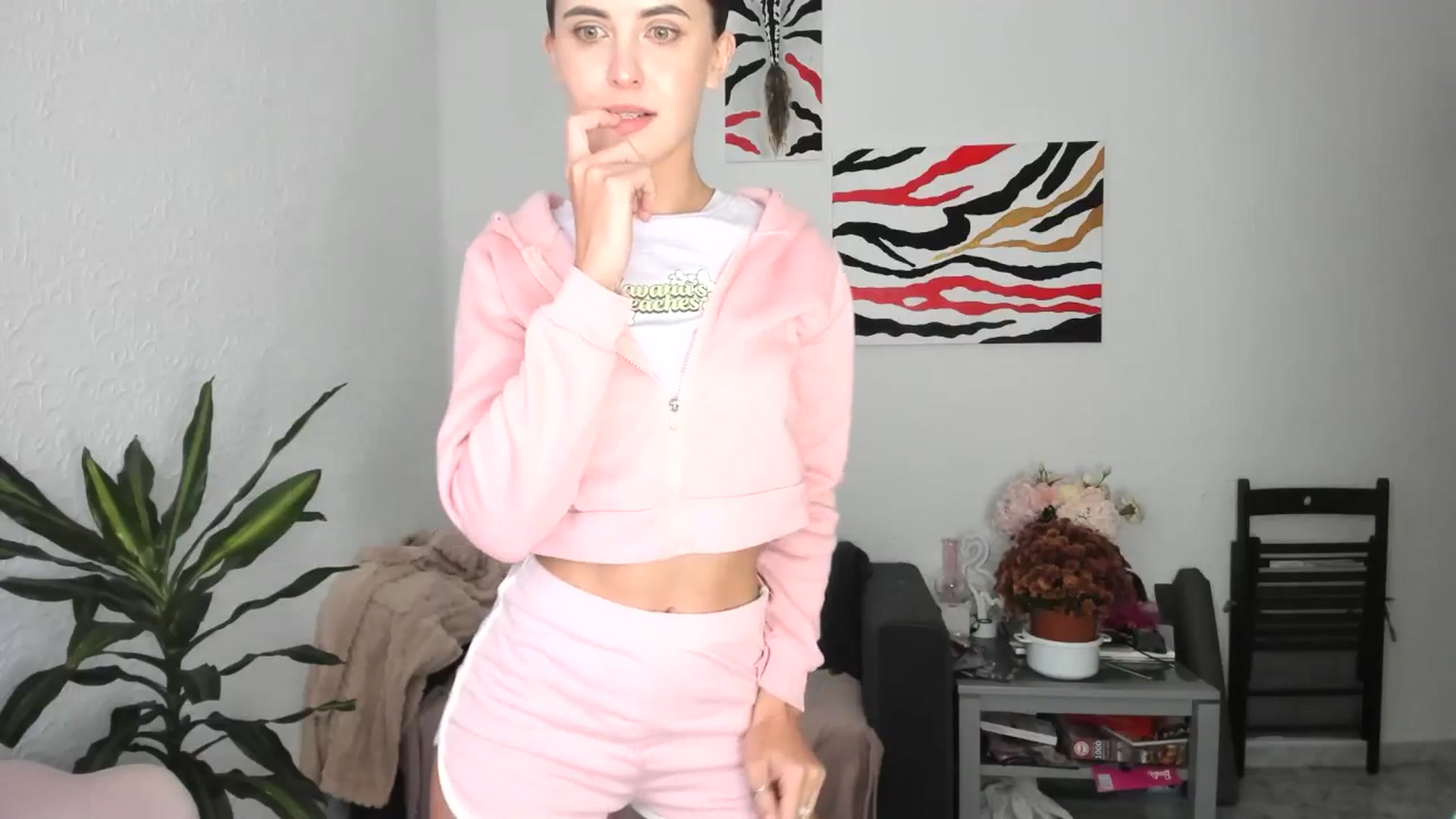 Gallery image thumbnail from AhahaGirl's myfreecams stream on, 11/01/2025, 15:08 image 16 of 20
