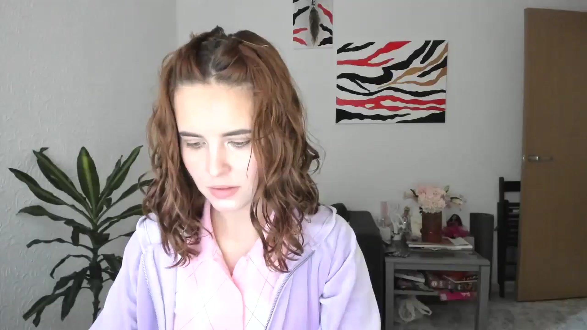 Gallery image thumbnail from AhahaGirl's myfreecams stream on, 11/03/2025, 15:57 image 18 of 20