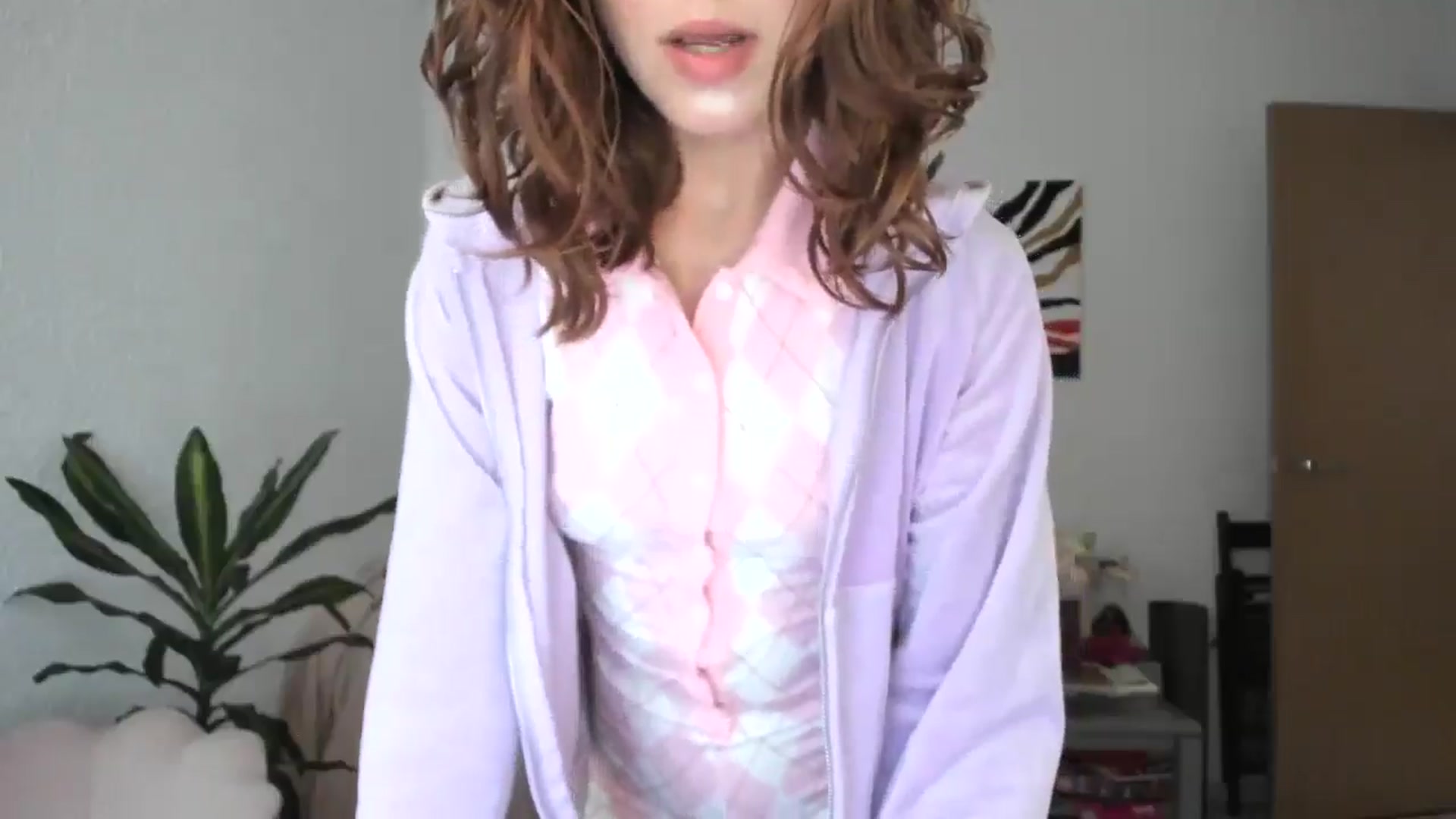 Gallery image thumbnail from AhahaGirl's myfreecams stream on, 11/03/2025, 15:57 image 3 of 20