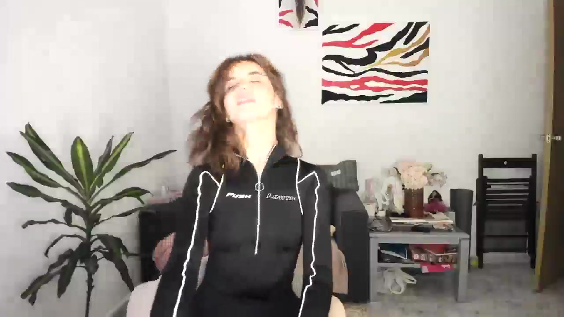 Gallery image thumbnail from AhahaGirl's myfreecams stream on, 11/05/2025, 19:04 image 14 of 20