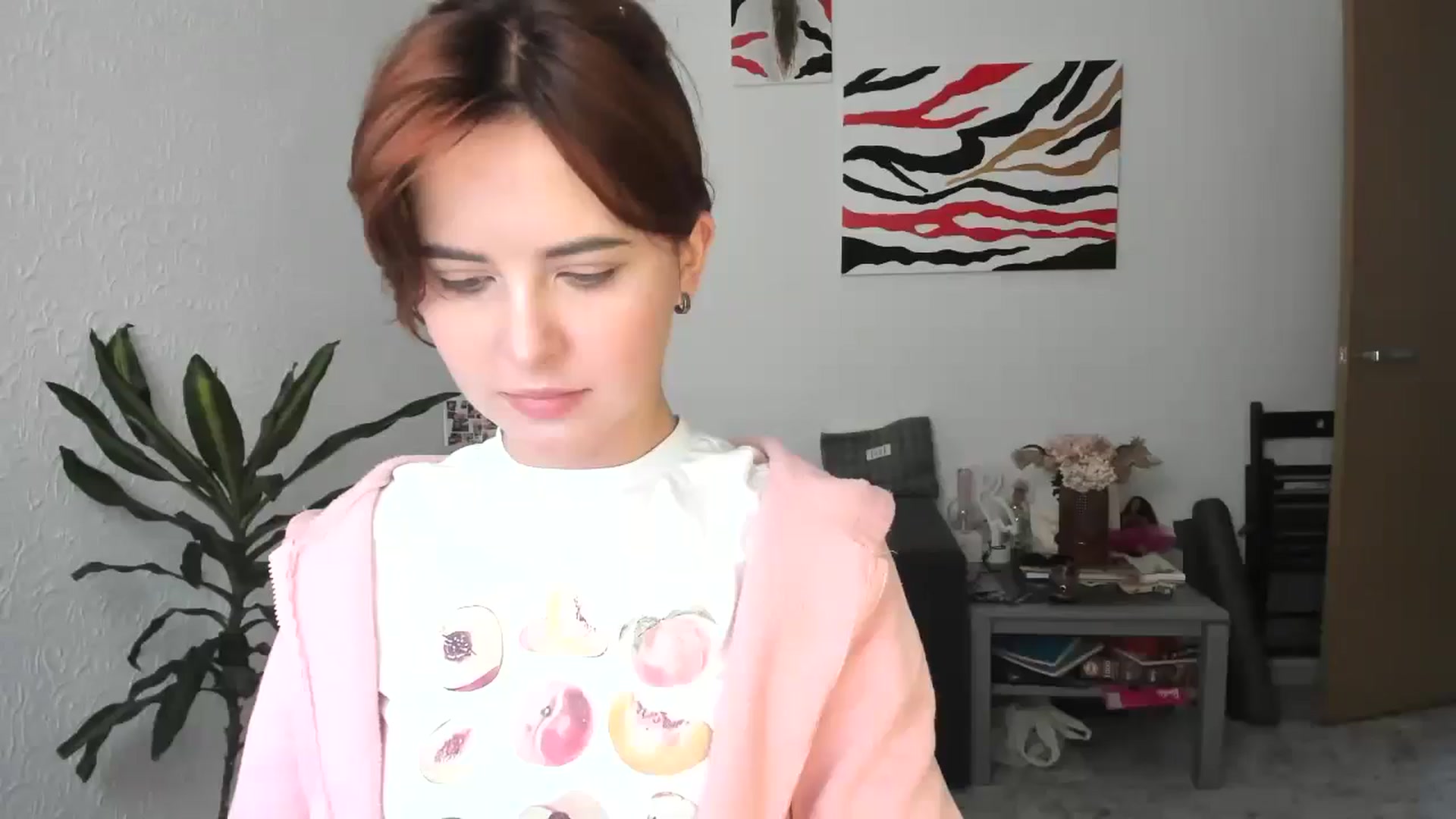 Gallery image thumbnail from AhahaGirl's myfreecams stream on, 11/10/2025, 11:00 image 18 of 20