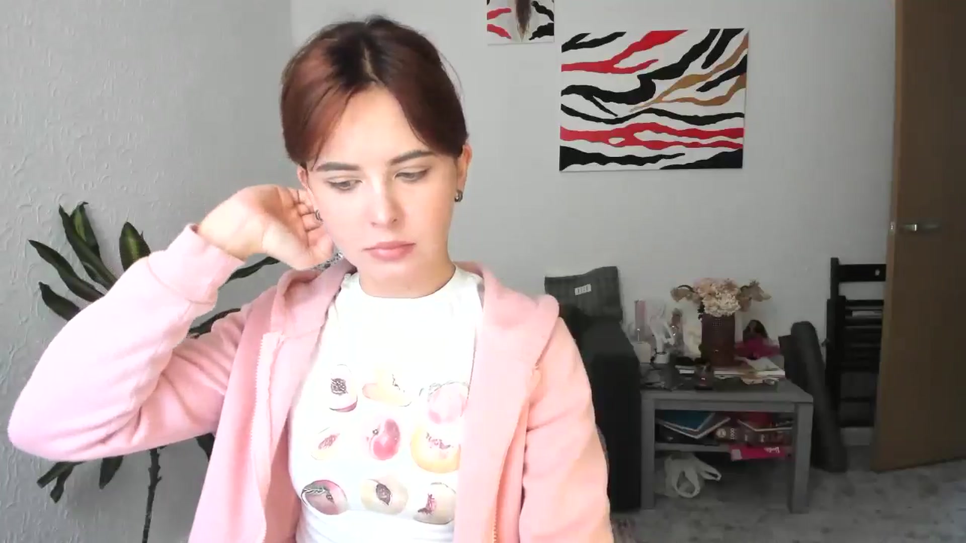 Gallery image thumbnail from AhahaGirl's myfreecams stream on, 11/10/2025, 11:00 image 4 of 20