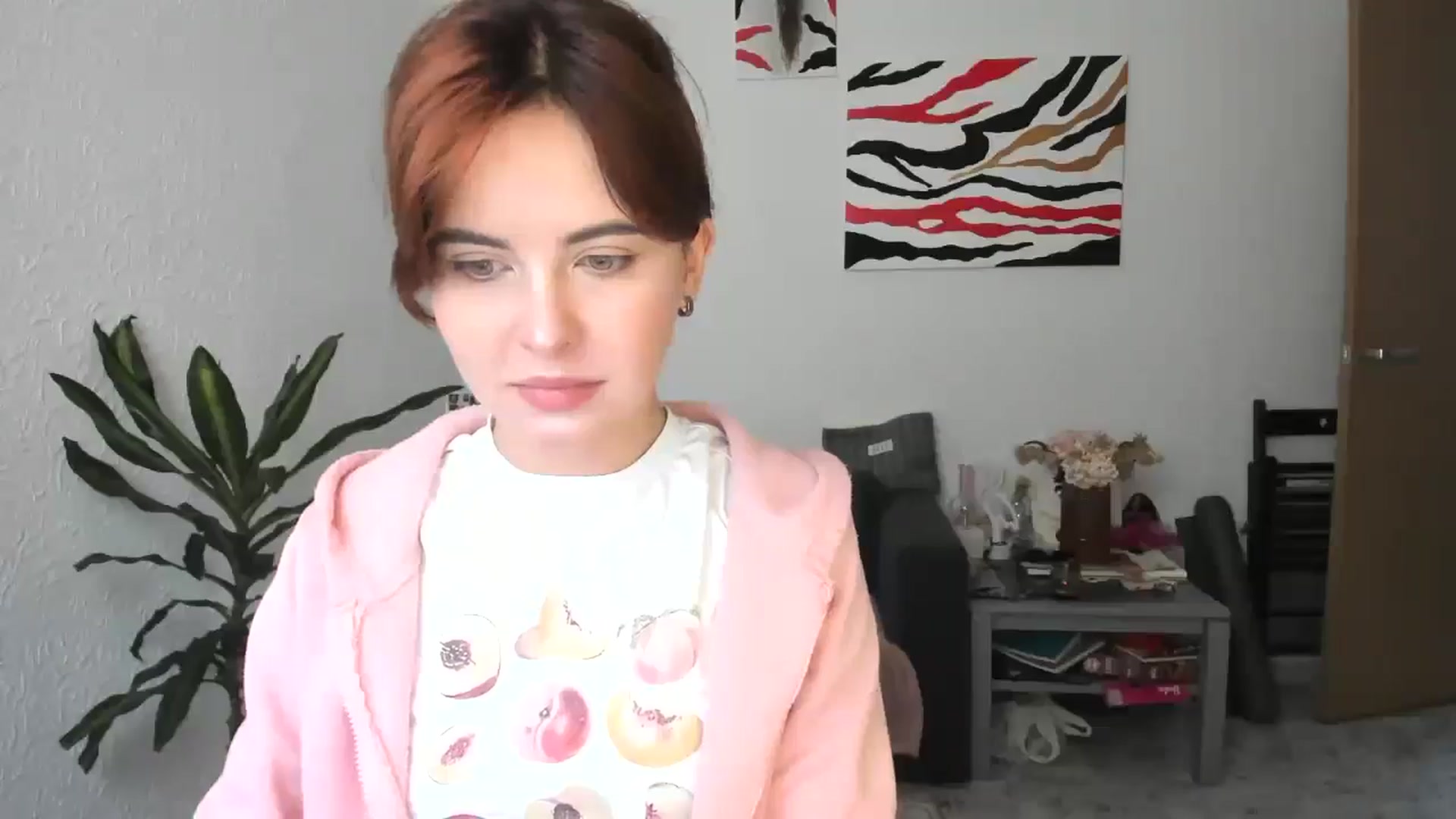 Gallery image thumbnail from AhahaGirl's myfreecams stream on, 11/10/2025, 11:00 image 10 of 20
