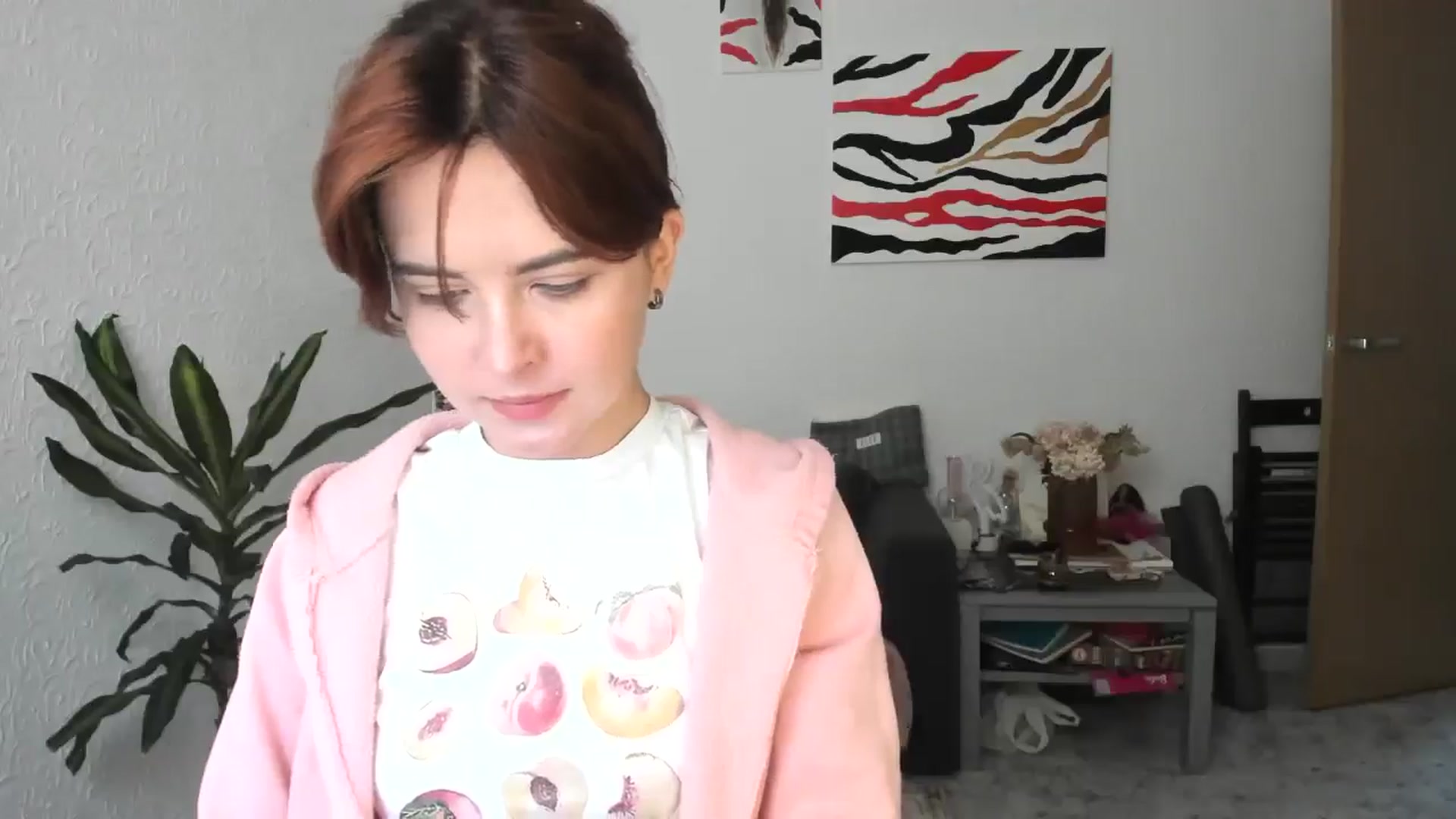 Gallery image thumbnail from AhahaGirl's myfreecams stream on, 11/10/2025, 11:00 image 13 of 20