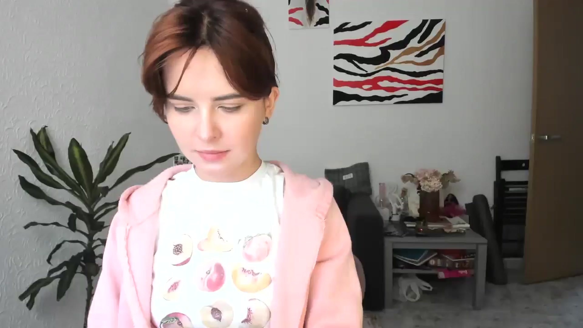 Gallery image thumbnail from AhahaGirl's myfreecams stream on, 11/10/2025, 11:00 image 14 of 20