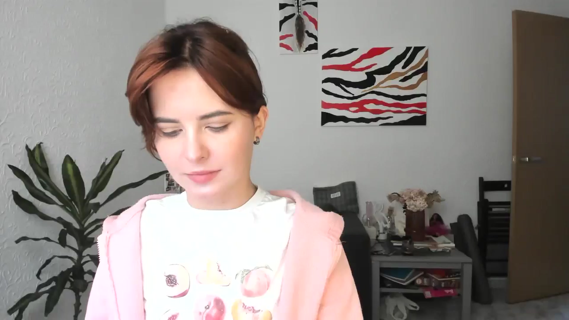 Gallery image thumbnail from AhahaGirl's myfreecams stream on, 11/10/2025, 11:00 image 17 of 20