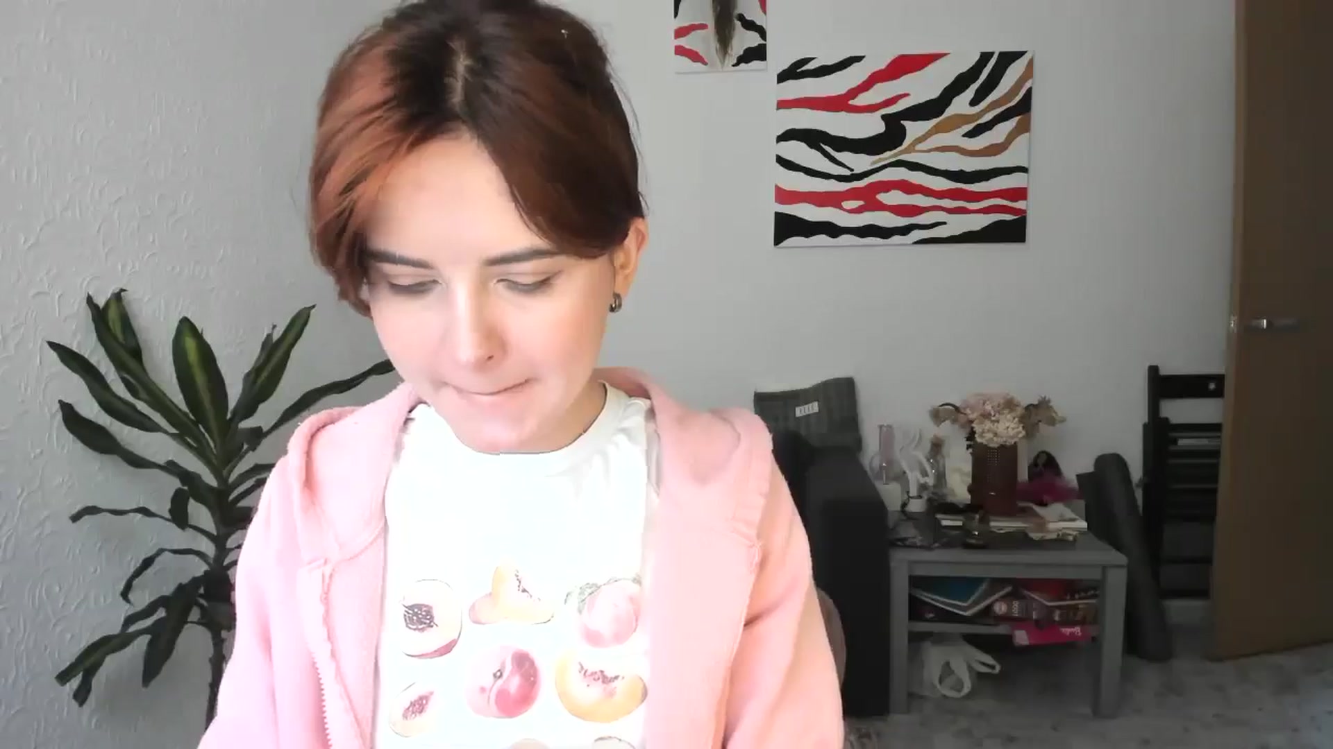 Gallery image thumbnail from AhahaGirl's myfreecams stream on, 11/10/2025, 11:00 image 9 of 20