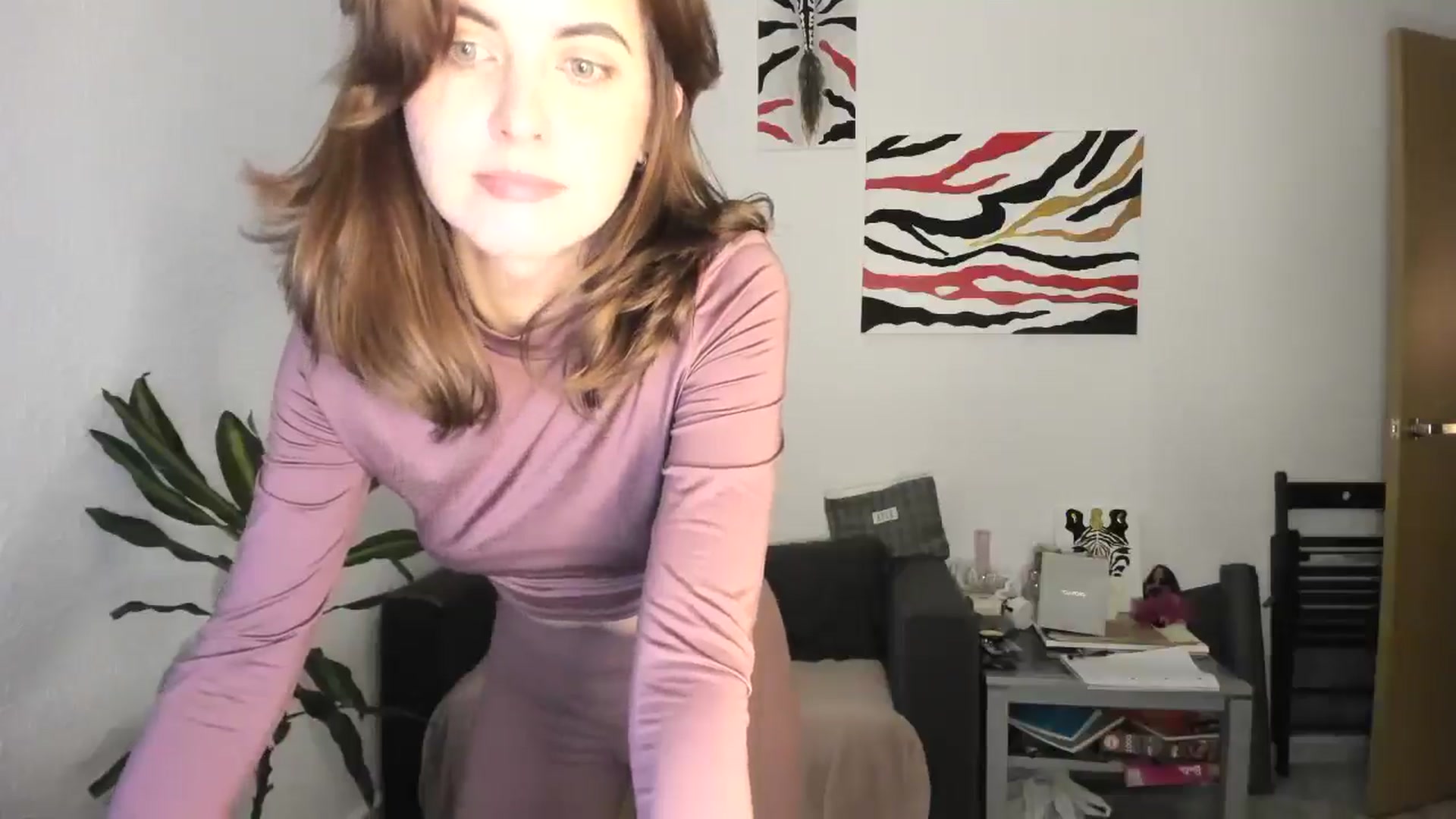 Gallery image thumbnail from AhahaGirl's myfreecams stream on, 11/12/2025, 17:55 image 12 of 20