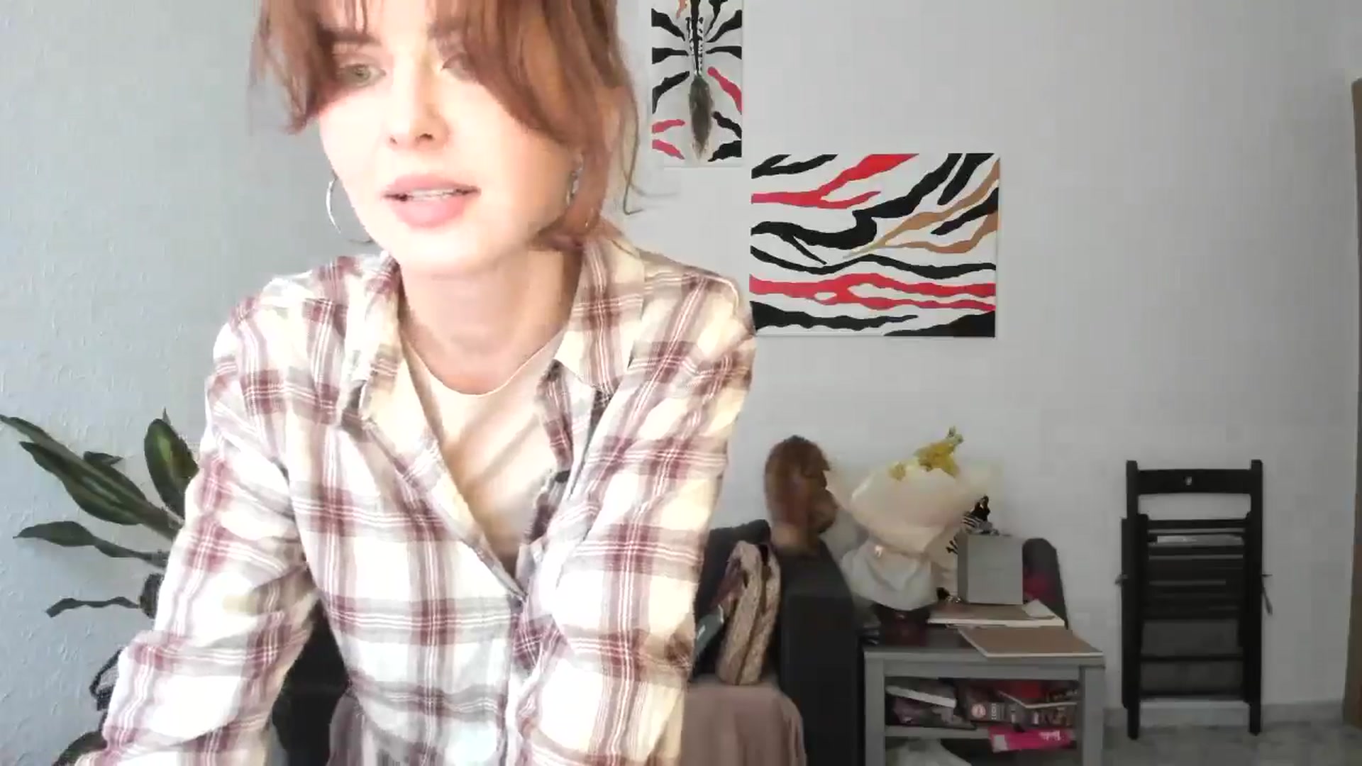 Gallery image thumbnail from AhahaGirl's myfreecams stream on, 11/17/2025, 14:16 image 6 of 20