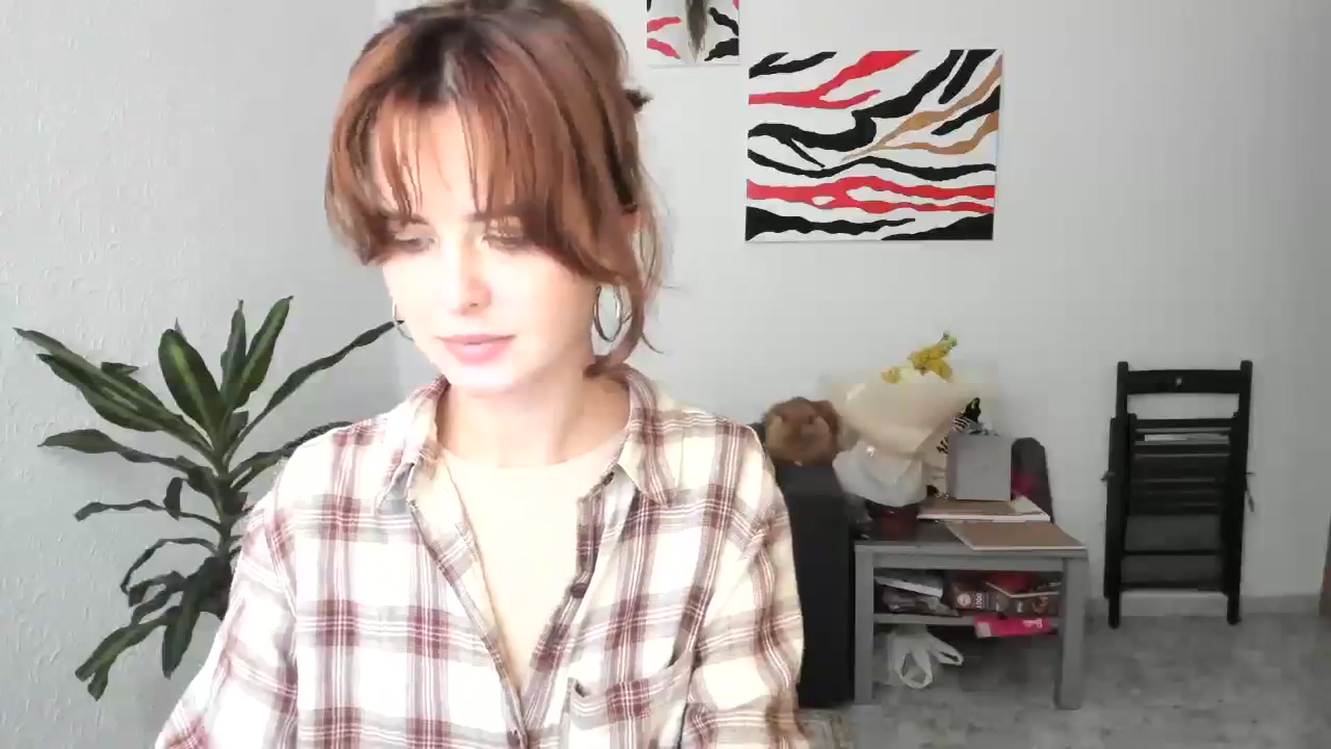 Gallery image thumbnail from AhahaGirl's myfreecams stream on, 11/17/2025, 14:16 image 10 of 20