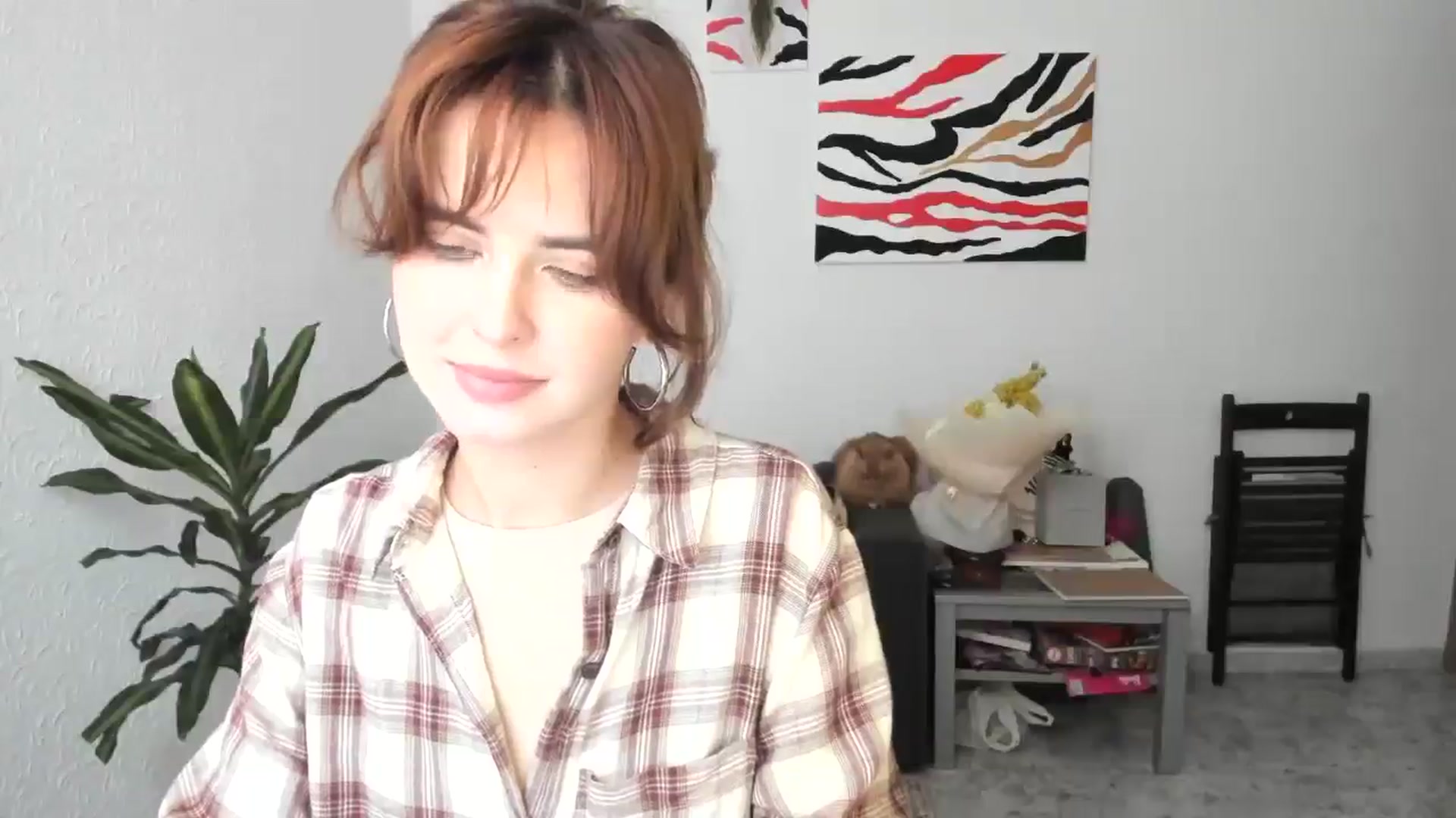 Gallery image thumbnail from AhahaGirl's myfreecams stream on, 11/17/2025, 14:16 image 8 of 20