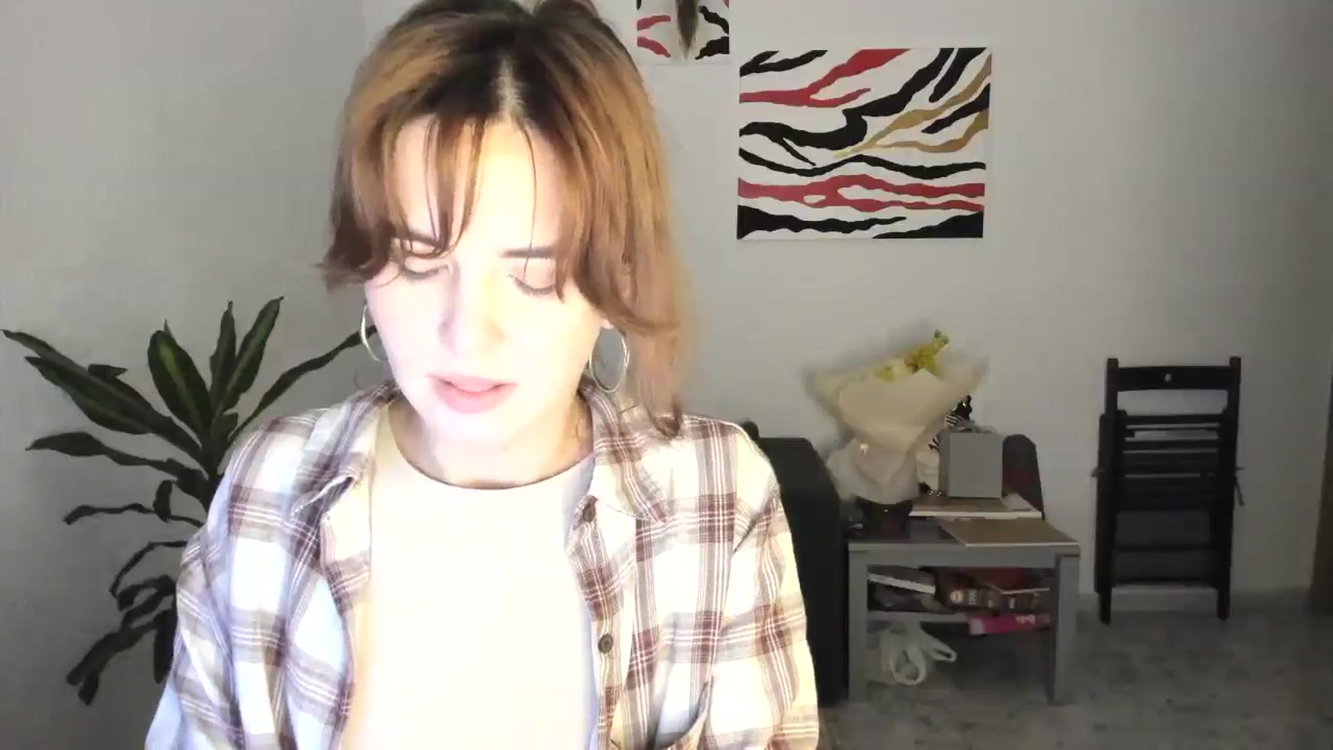 Gallery image thumbnail from AhahaGirl's myfreecams stream on, 11/17/2025, 17:03 image 9 of 20