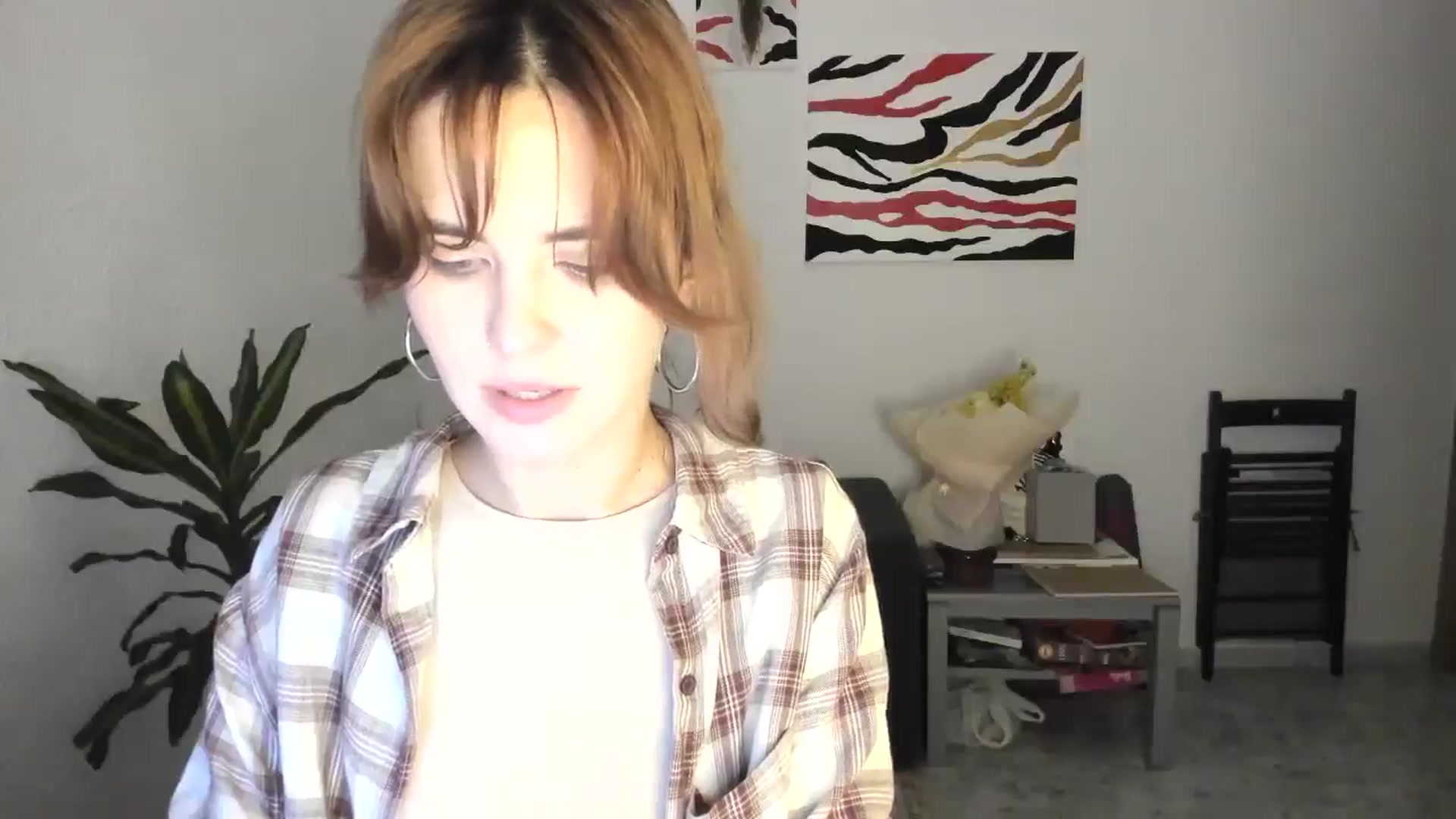 Gallery image thumbnail from AhahaGirl's myfreecams stream on, 11/17/2025, 17:03 image 8 of 20