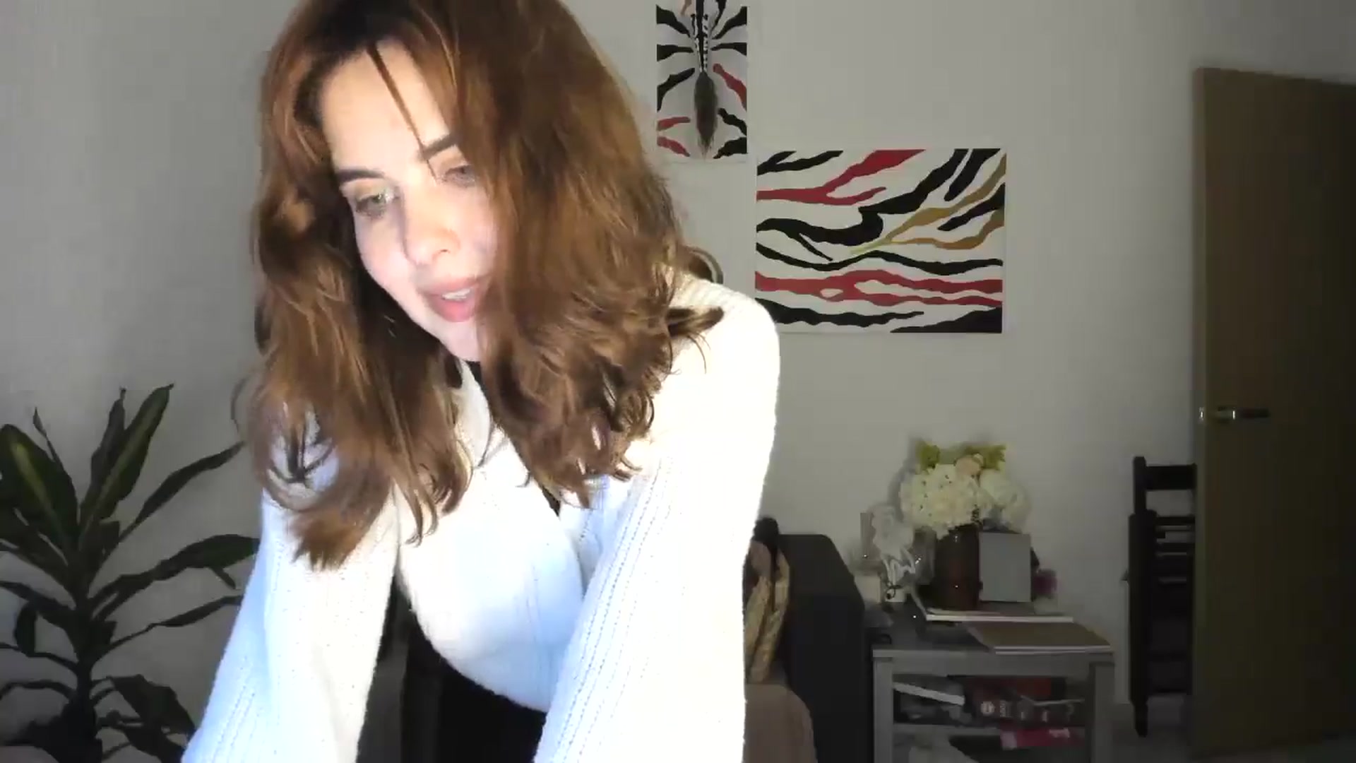 Gallery image thumbnail from AhahaGirl's myfreecams stream on, 11/19/2025, 17:08 image 15 of 20