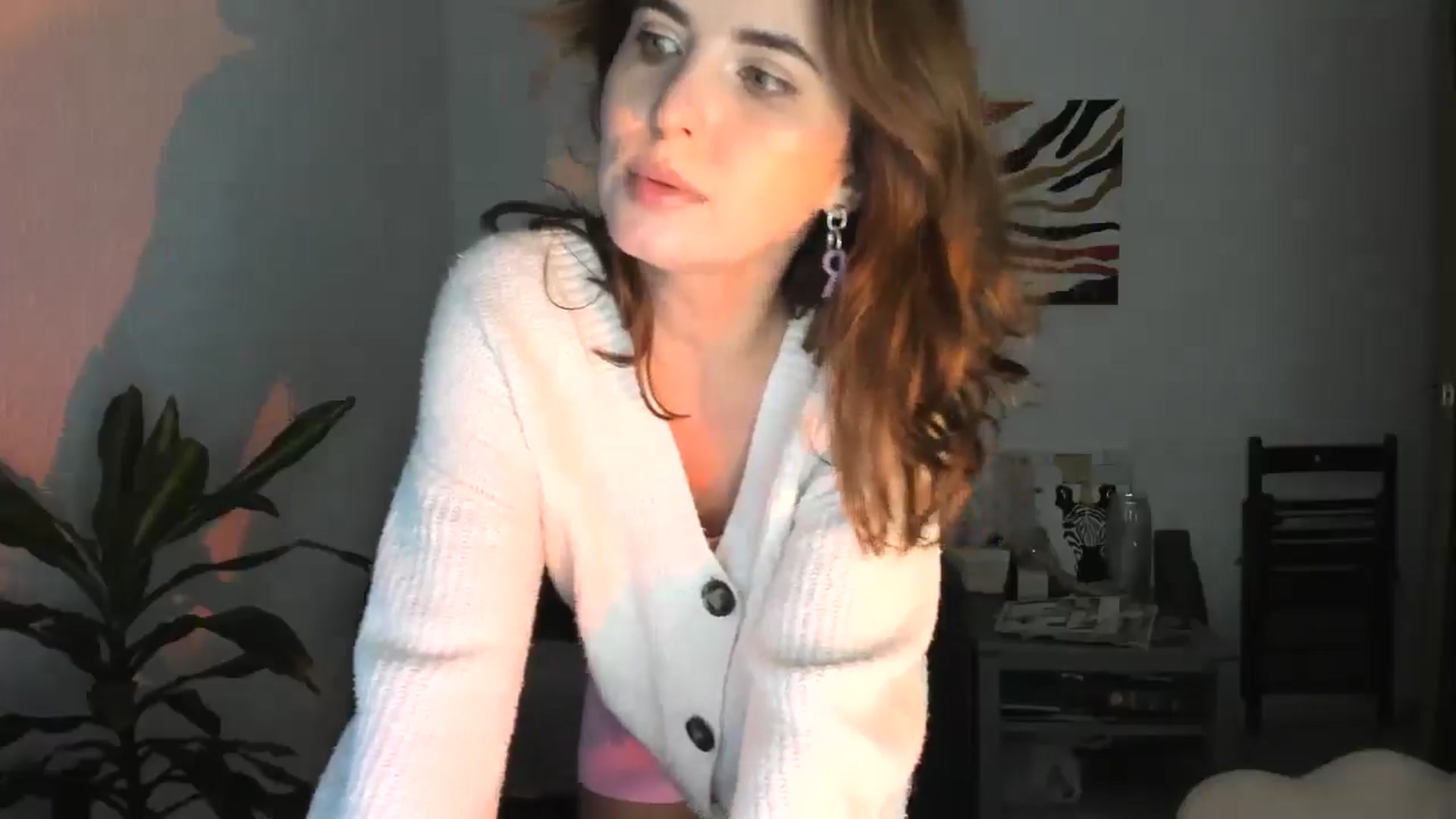 Gallery image thumbnail from AhahaGirl's myfreecams stream on, 12/03/2025, 21:31 image 13 of 20